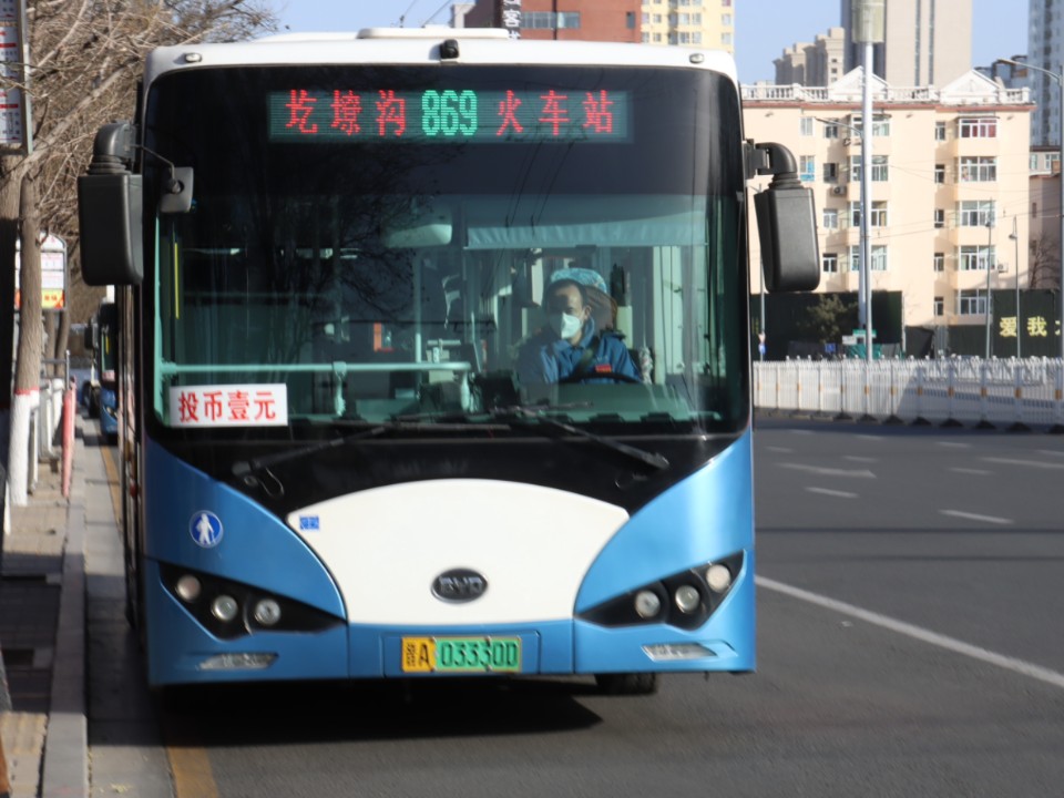 太原火车站高僧超度视频-2011年太原火车站僧人