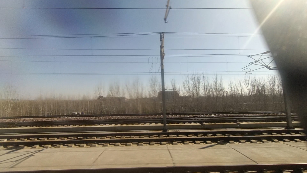 crh380al-2588担当的g1590(十堰东-北京西)驶出鹤壁东站