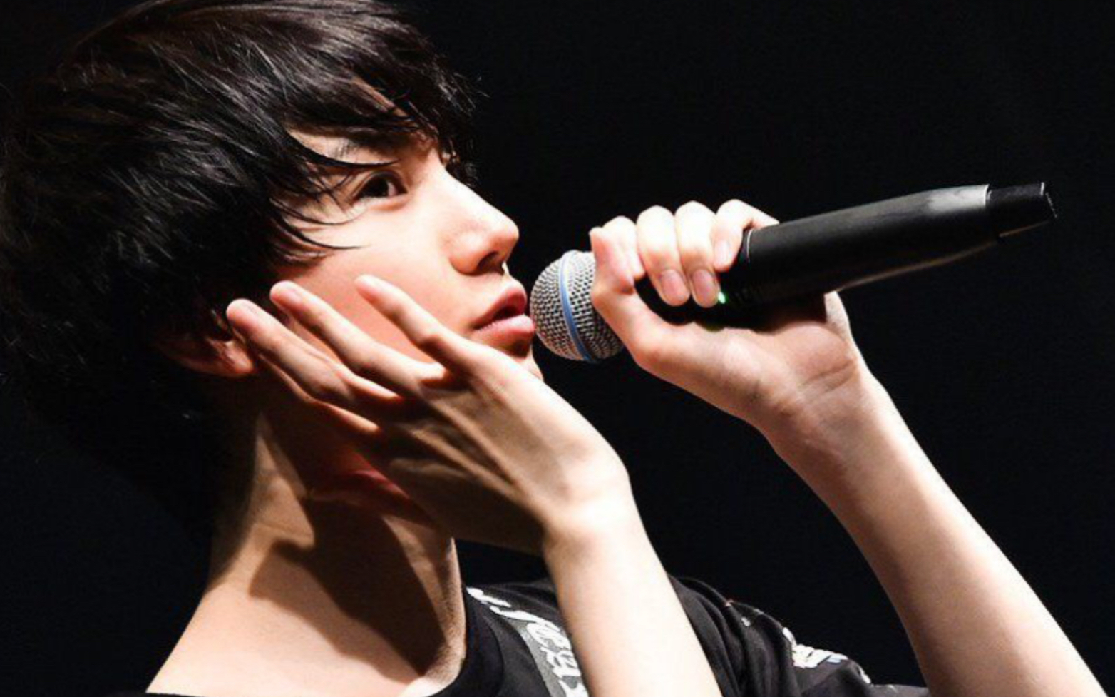 樱田通桜田通如此完美的手用来玩游戏浪费了全程看手