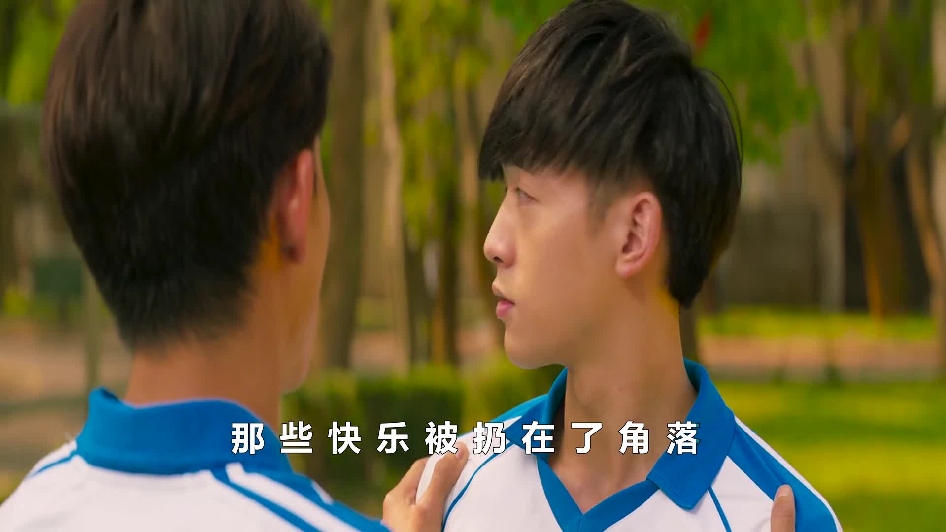 高源这首《隔岸观火》情深意浓的歌声,让人百听不厌