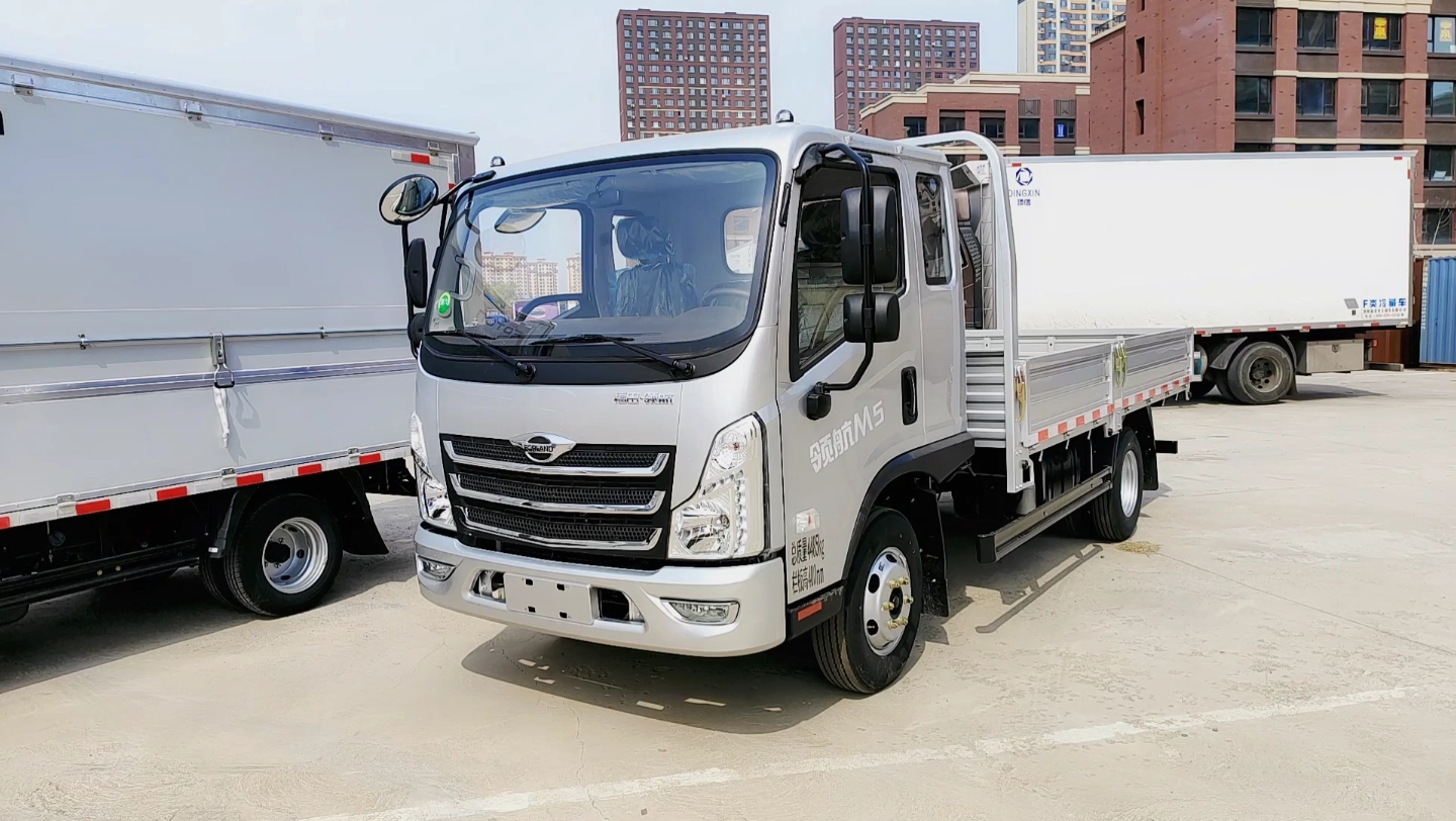 福田领航排半板车