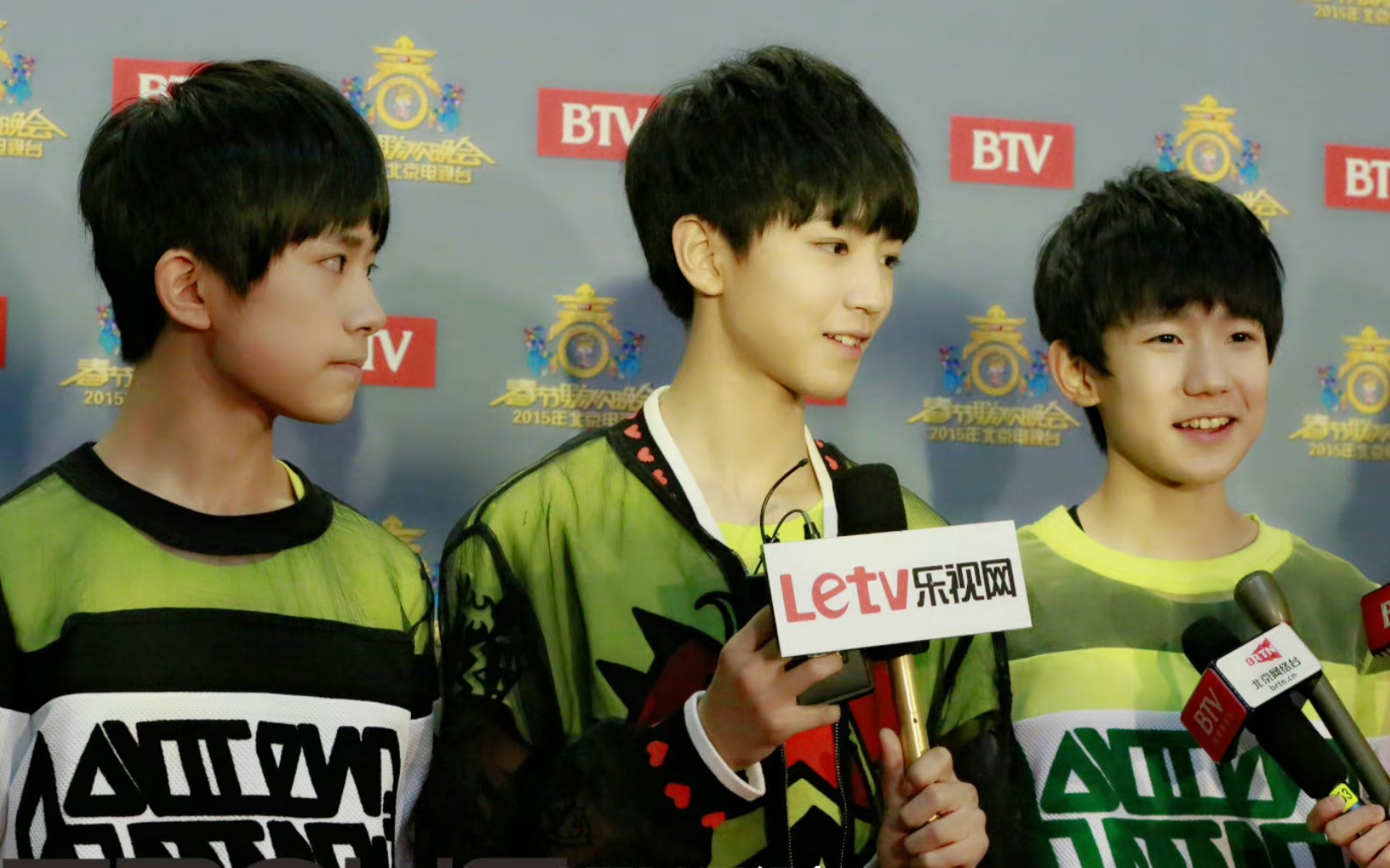 [图]TFBOYS《幸运符号》稀有高清舞台「有没有一种能创造幸福的符号」