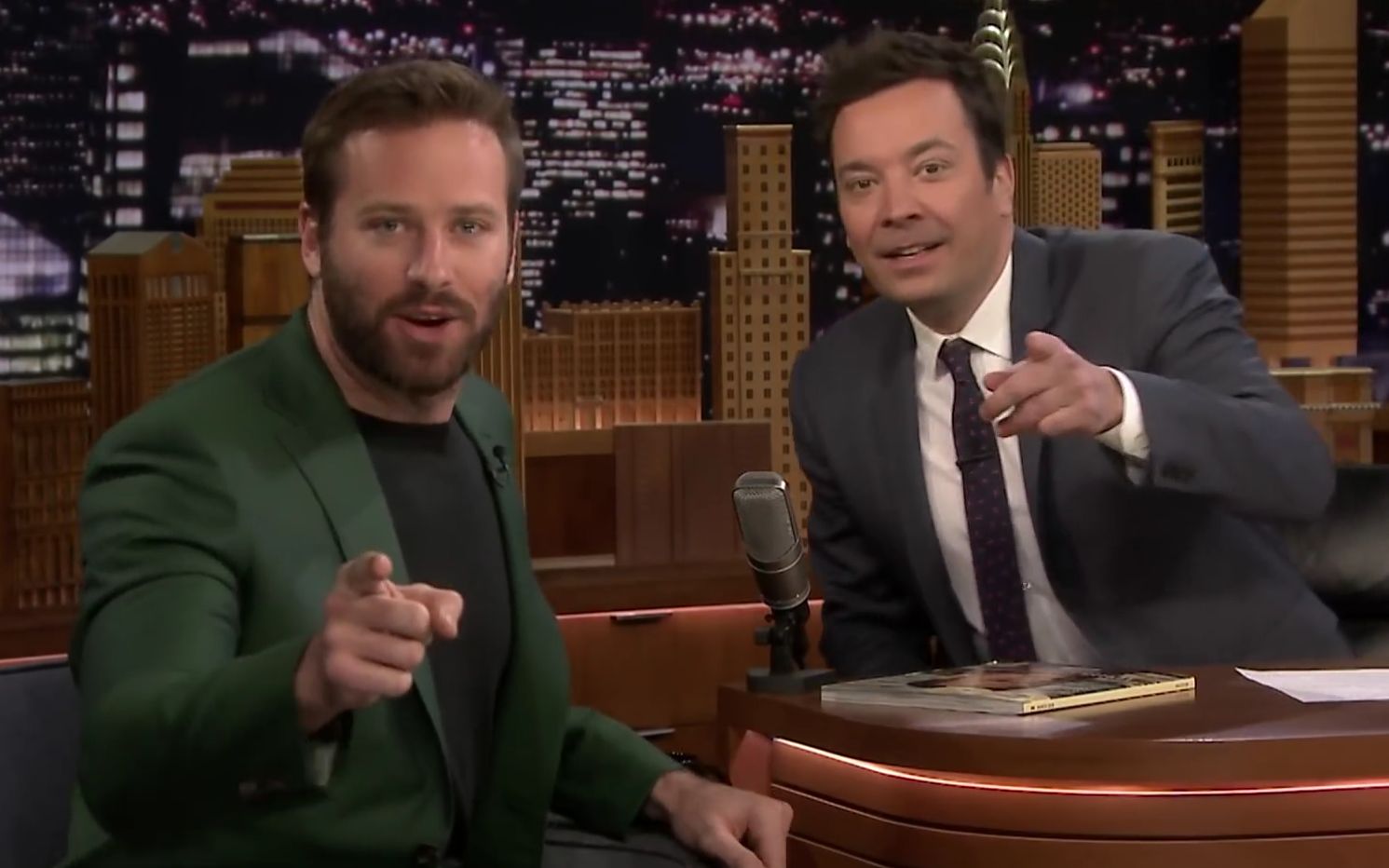 【armie hammer吉米今夜秀】熟肉 锤子回应cmbyn续集传闻_哔哩哔哩