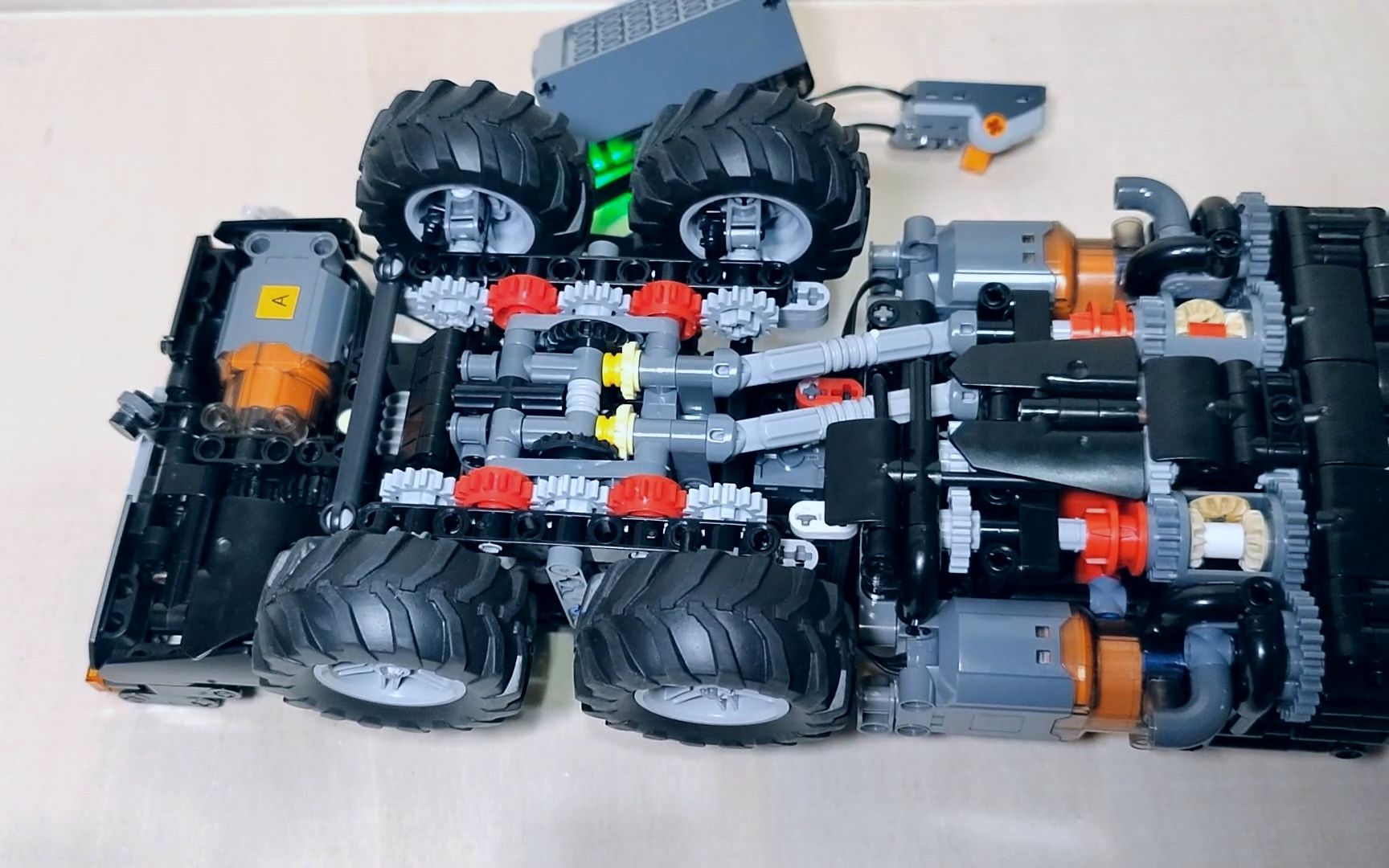 [上集 底盘] 苏联克拉兹越野卡车 moc-129798 off-road truck kraz