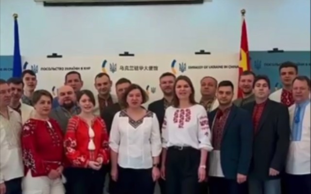 乌克兰驻华大使馆祝全体中国人民新年快乐!愿乌克兰早日胜利!