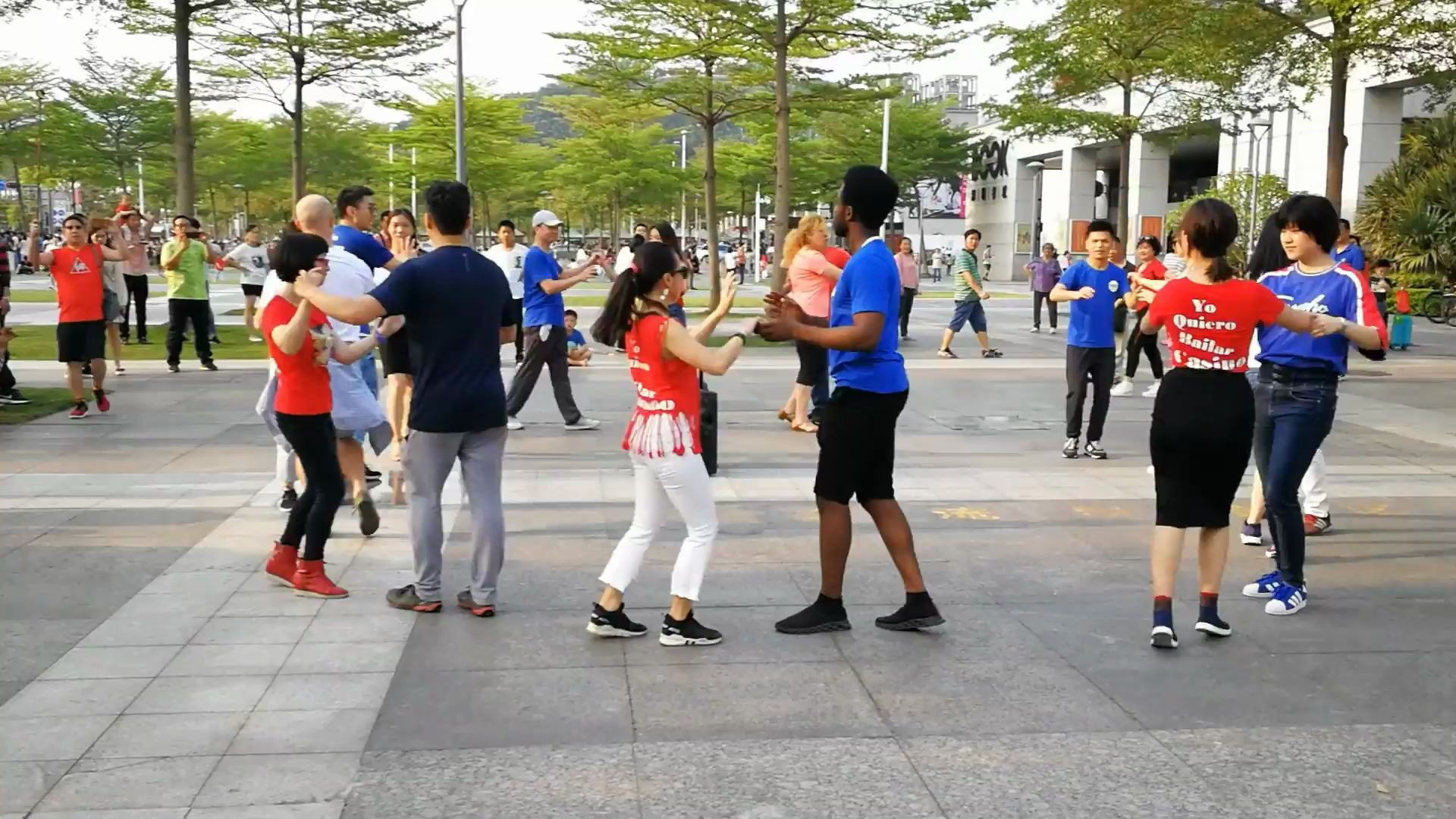 [图]古巴圆圈集体舞，Rueda day 2019 深圳户外Salsa