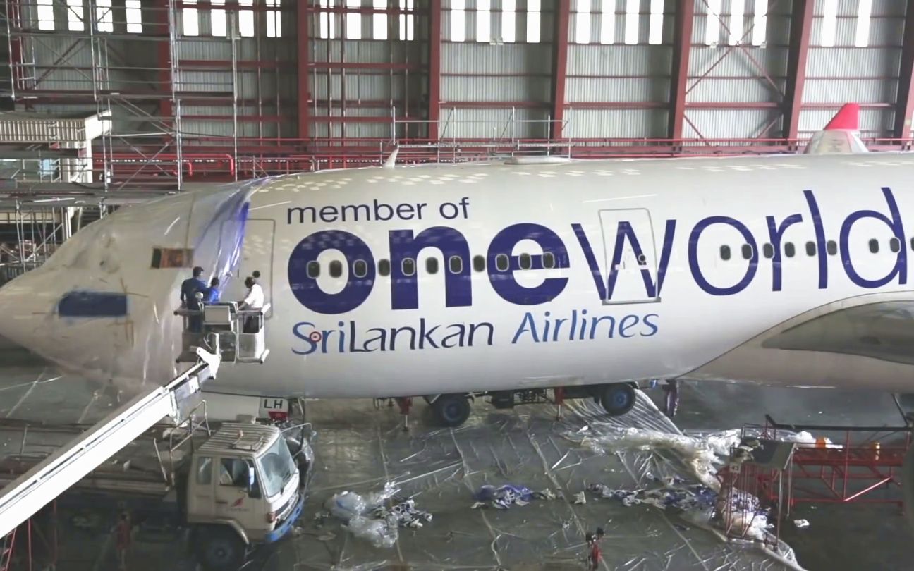 斯里兰卡航空a330寰宇一家涂装喷涂过程视频_哔哩哔哩 (゜-゜)つロ