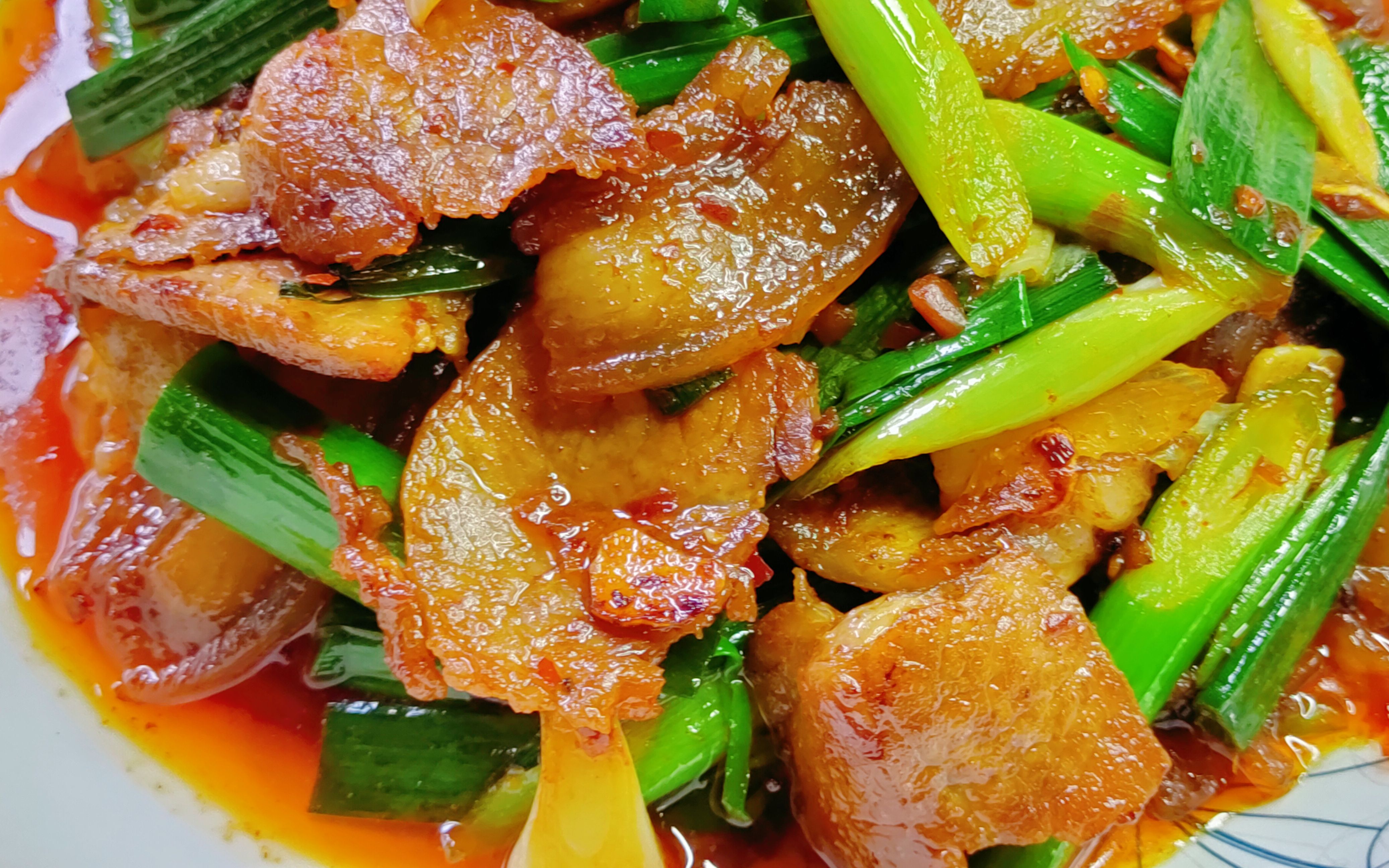 地道川菜【回锅肉】的正宗家常做法,入口浓香肥而不腻,好吃又下饭