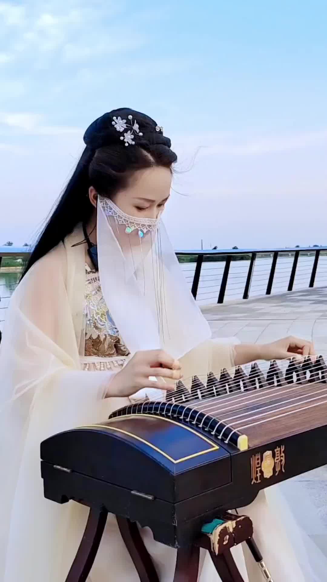 一人一句用不如造句碰碰彭碰彭文明之美看东方古筝弘扬国乐国风正