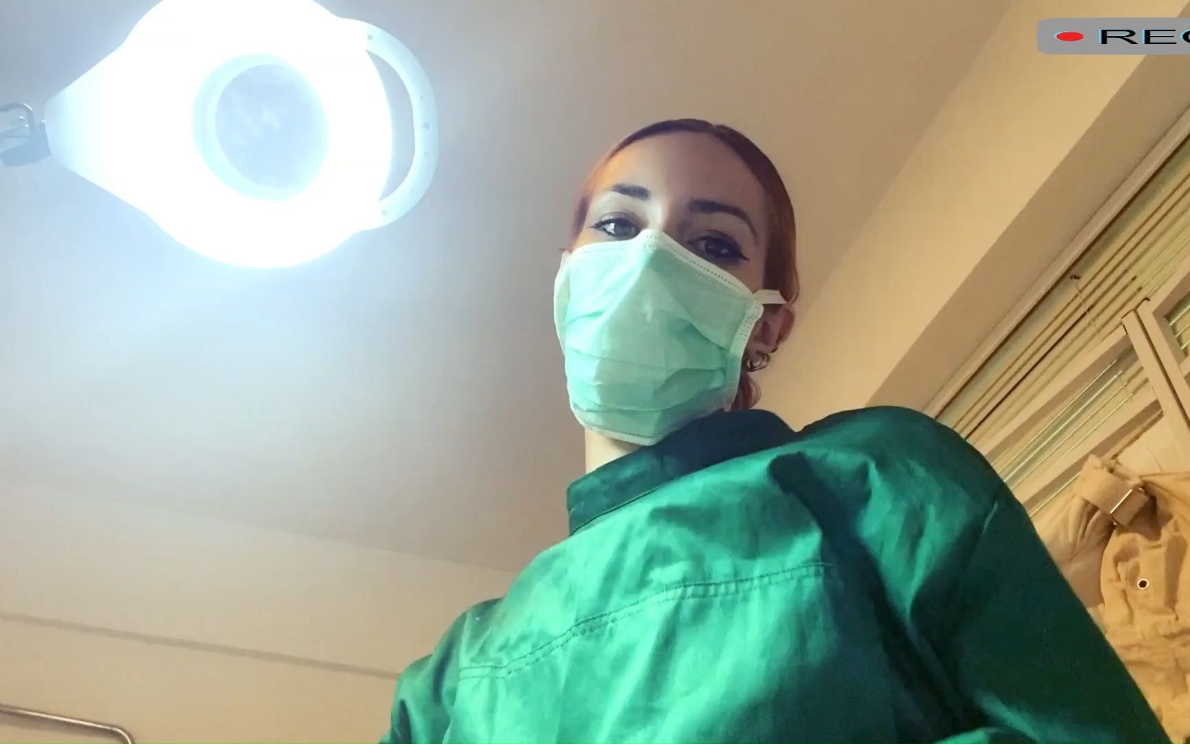 助眠视频-女主治医师戴上手术手套给你治疗让你昏昏欲睡