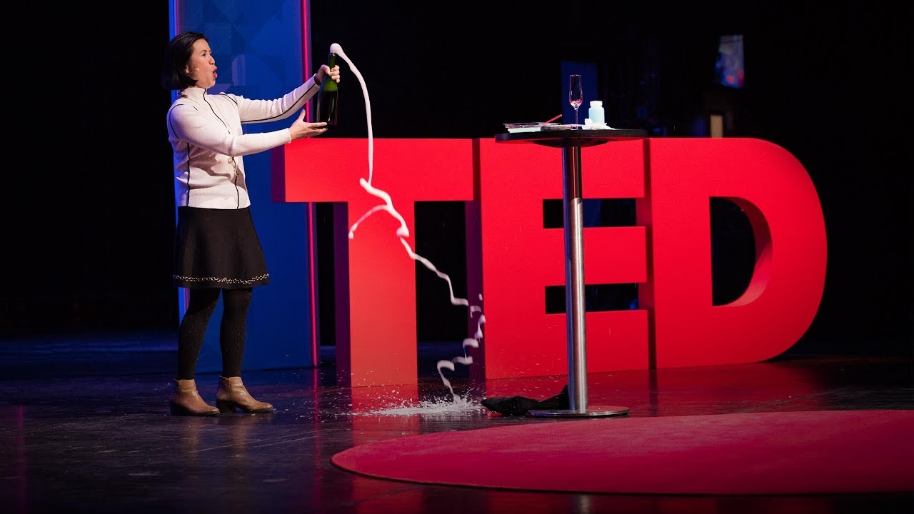 [图]【中英/搬运】The fascinating science of bubbles, from soap to champagne | Li Wei Tan