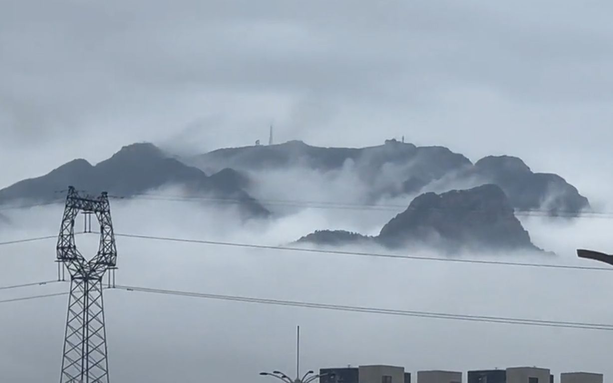 [图]仙气飘飘！雨后的泰山宛如仙境，远看仿佛水墨画