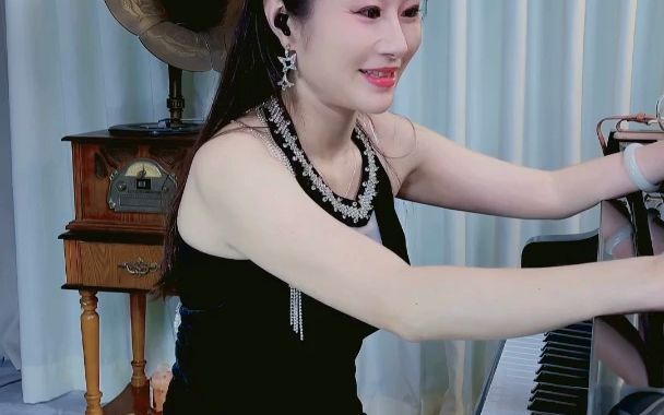 张晶piano,大学钢琴教师