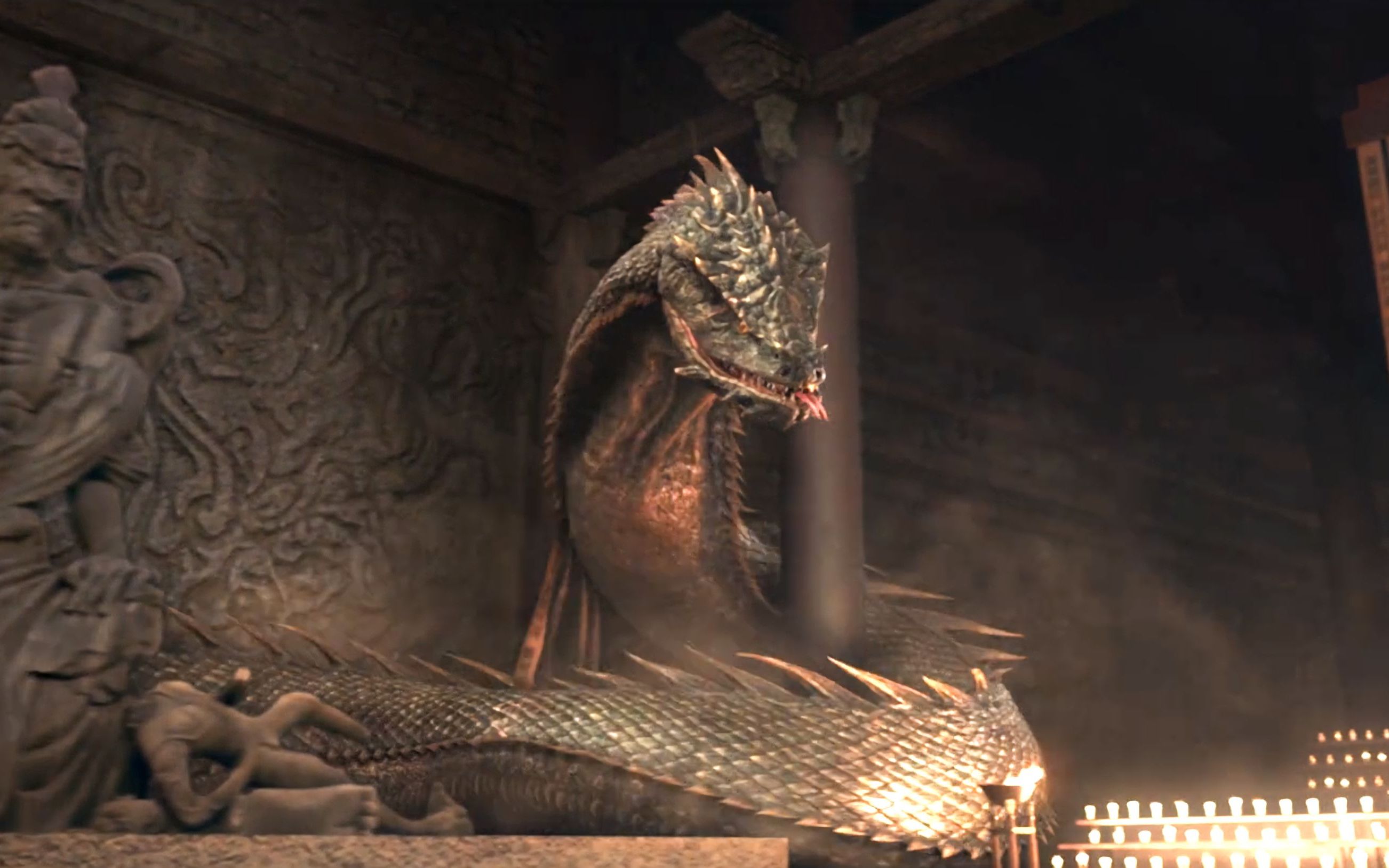 一条千年巨蛇喝一口它的血不仅美容养颜还能长生不老