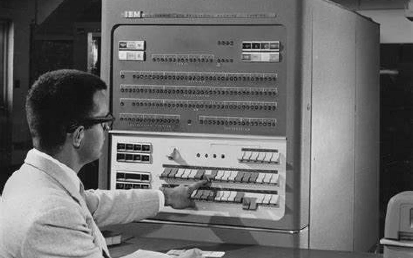 [图]1954年的IBM电脑？IBM704数据处理系统实拍