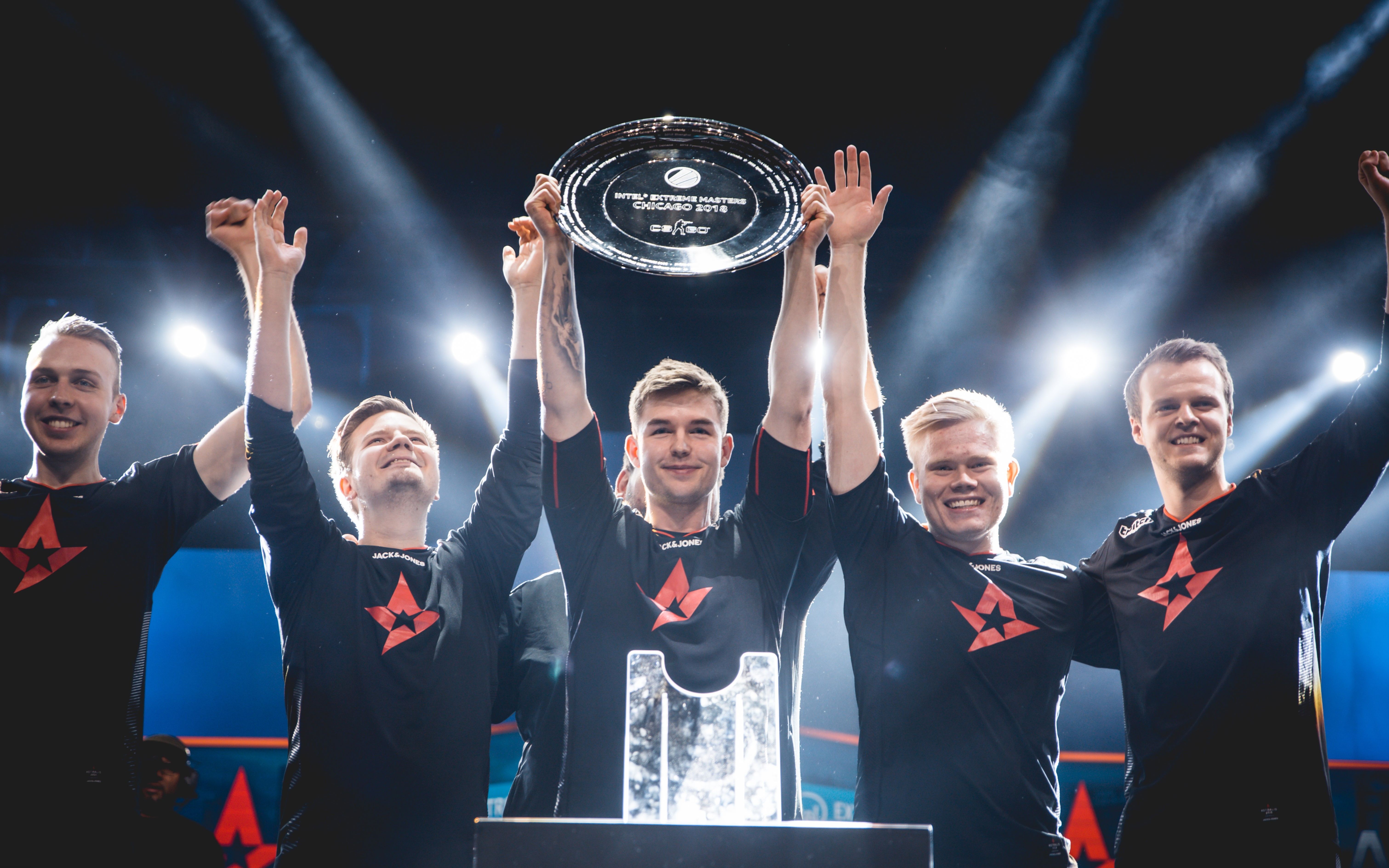 csgo 官匹 inferno 30/2/7 16:4