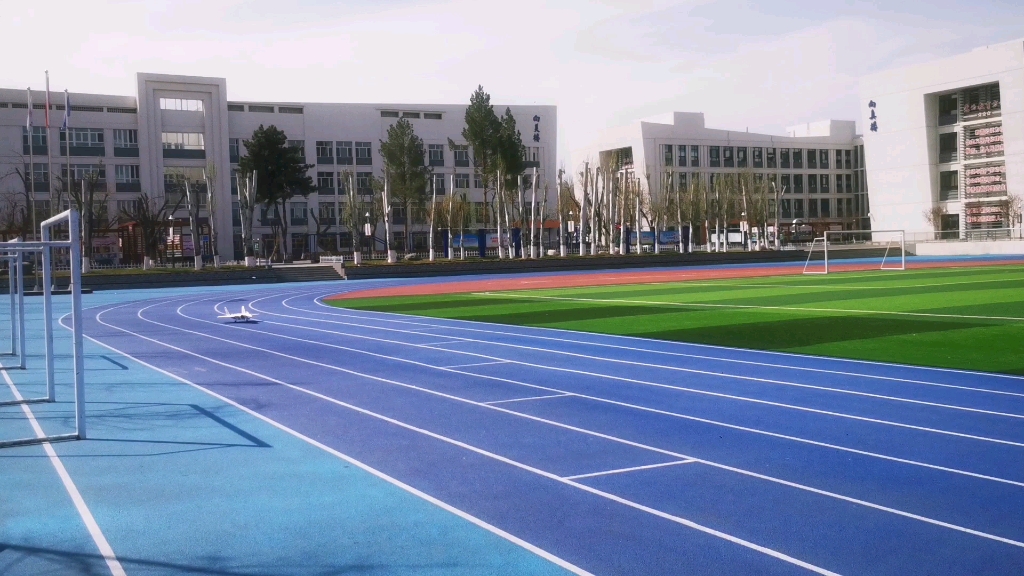 石河子五中小学飞手歼35涵道飞机小场地起降训练