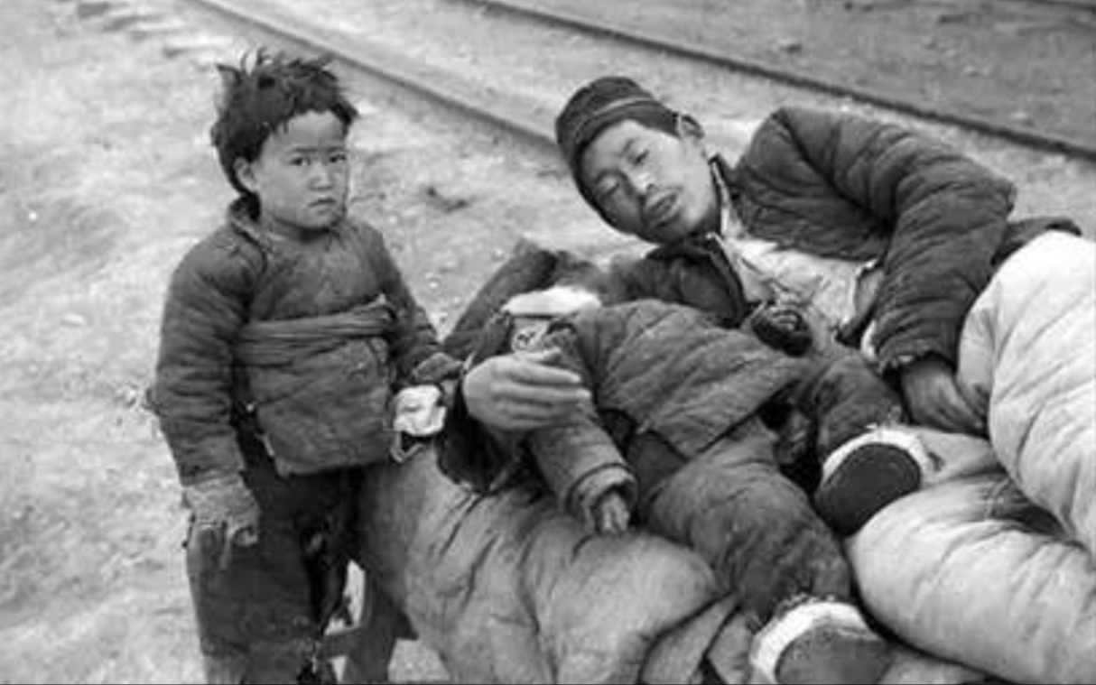 历史一次特大的灾荒,1000多万人被饿死街头,人出门都害怕被吃掉!