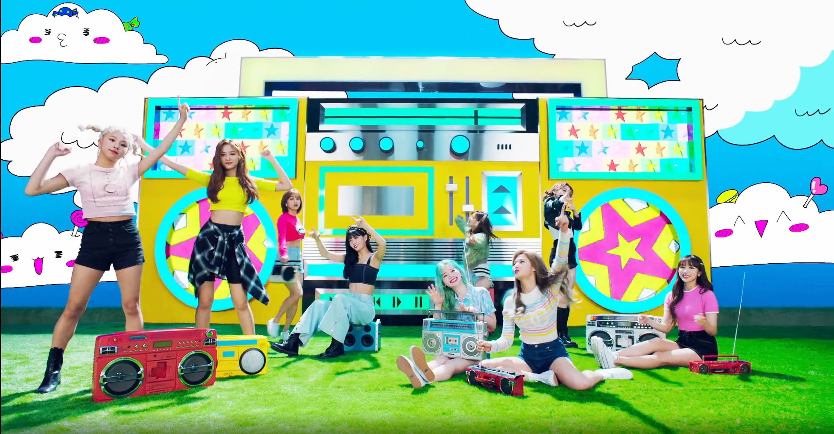 [图]TWICE HAPPY HAPPY