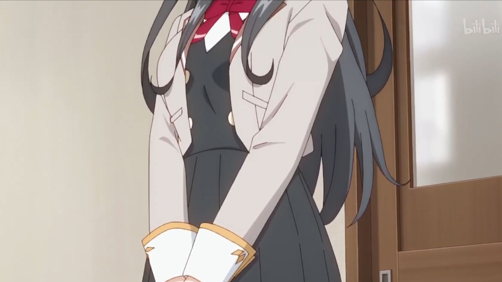 君岛绫乃看起来就像.