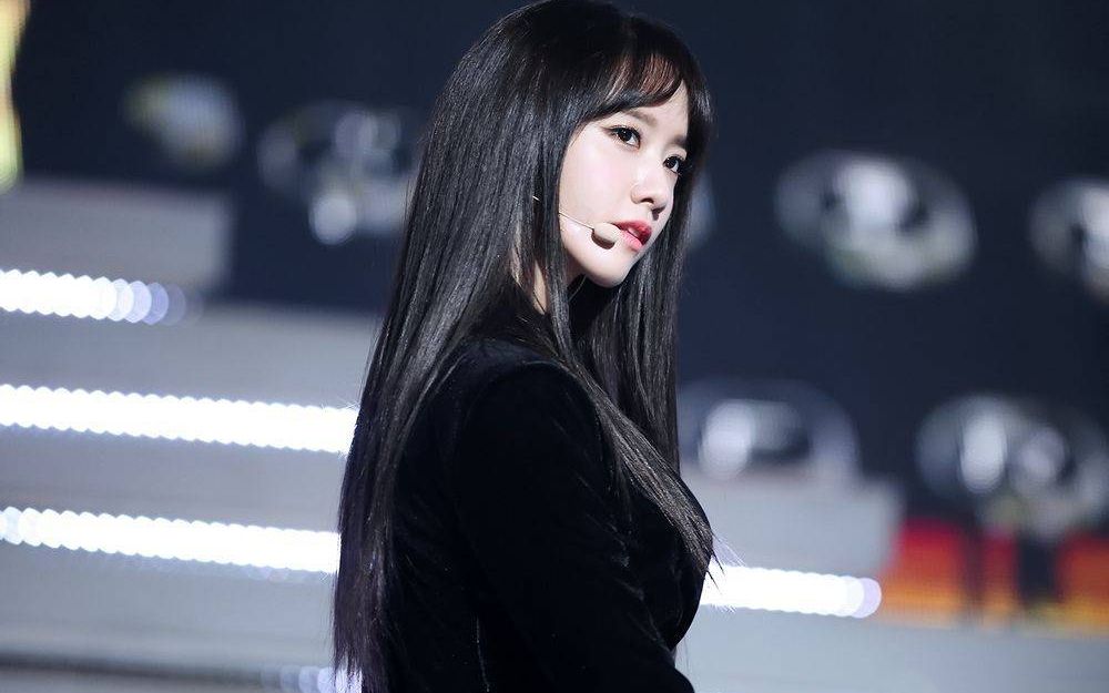 mr现场版允儿直拍,baby g 20th anniversary party