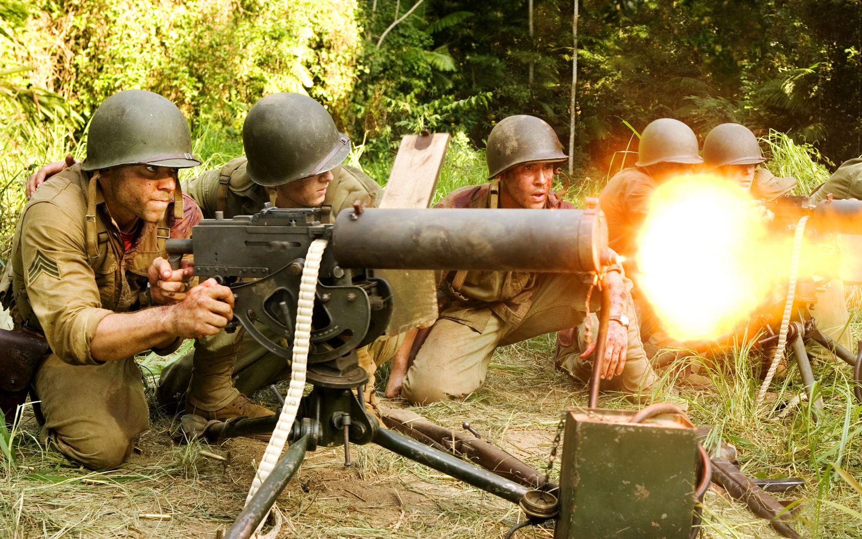 太平洋战争真实影像,刺刀对抗机关枪,美军打哭日本鬼子