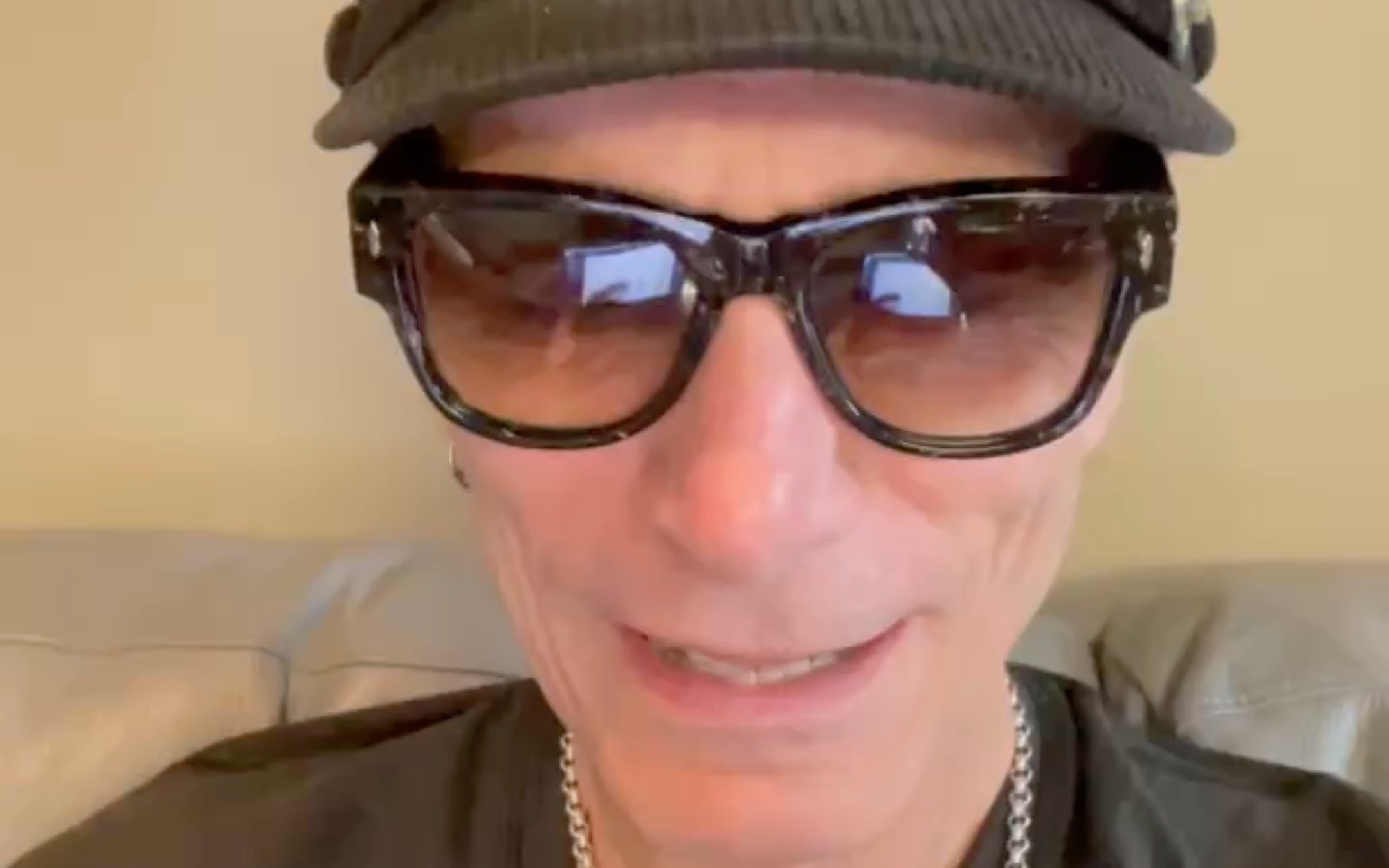 hi-this-is-steve-vai-i-am-now-on-bilib