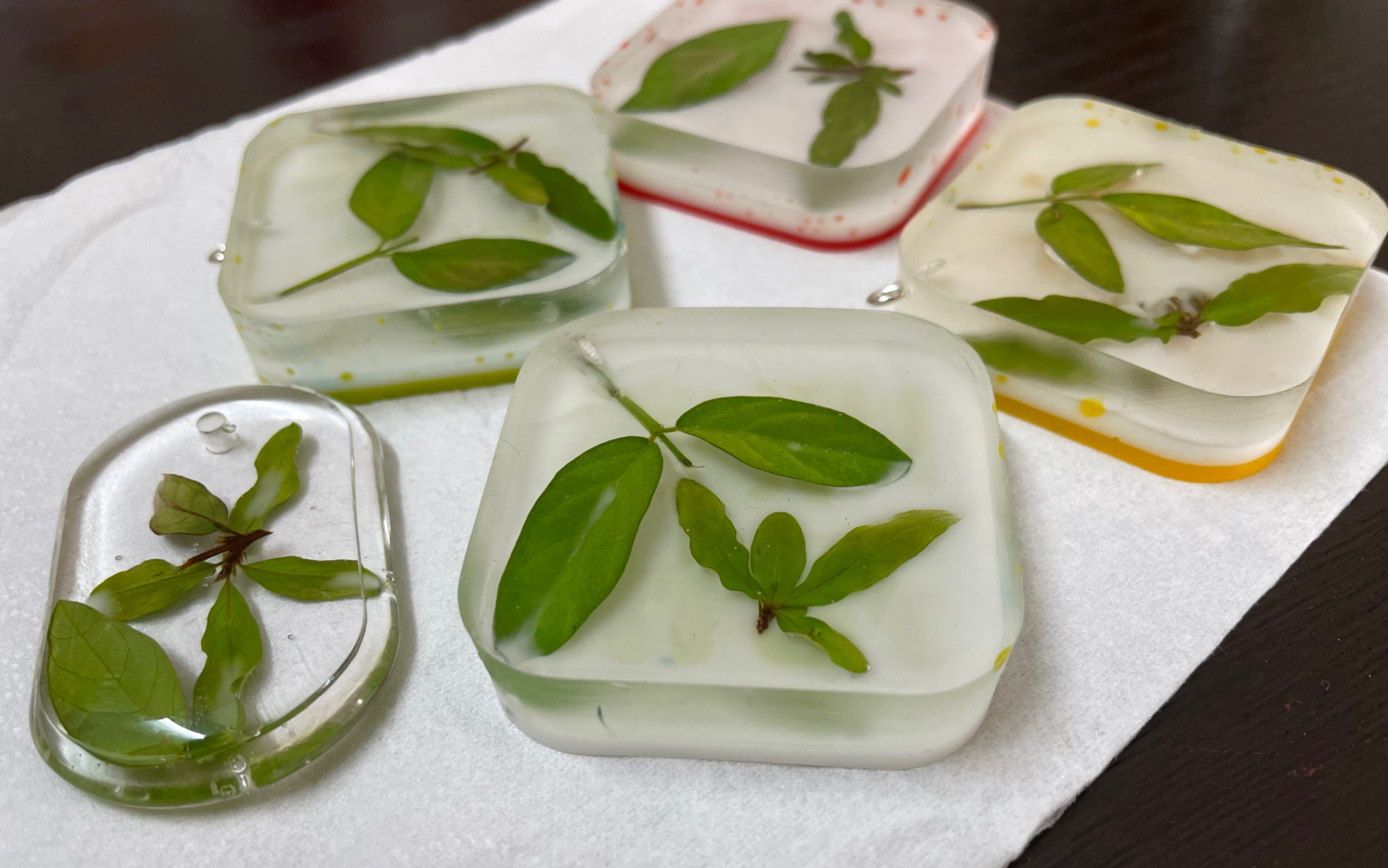 潮汕石榴花仙草滴胶