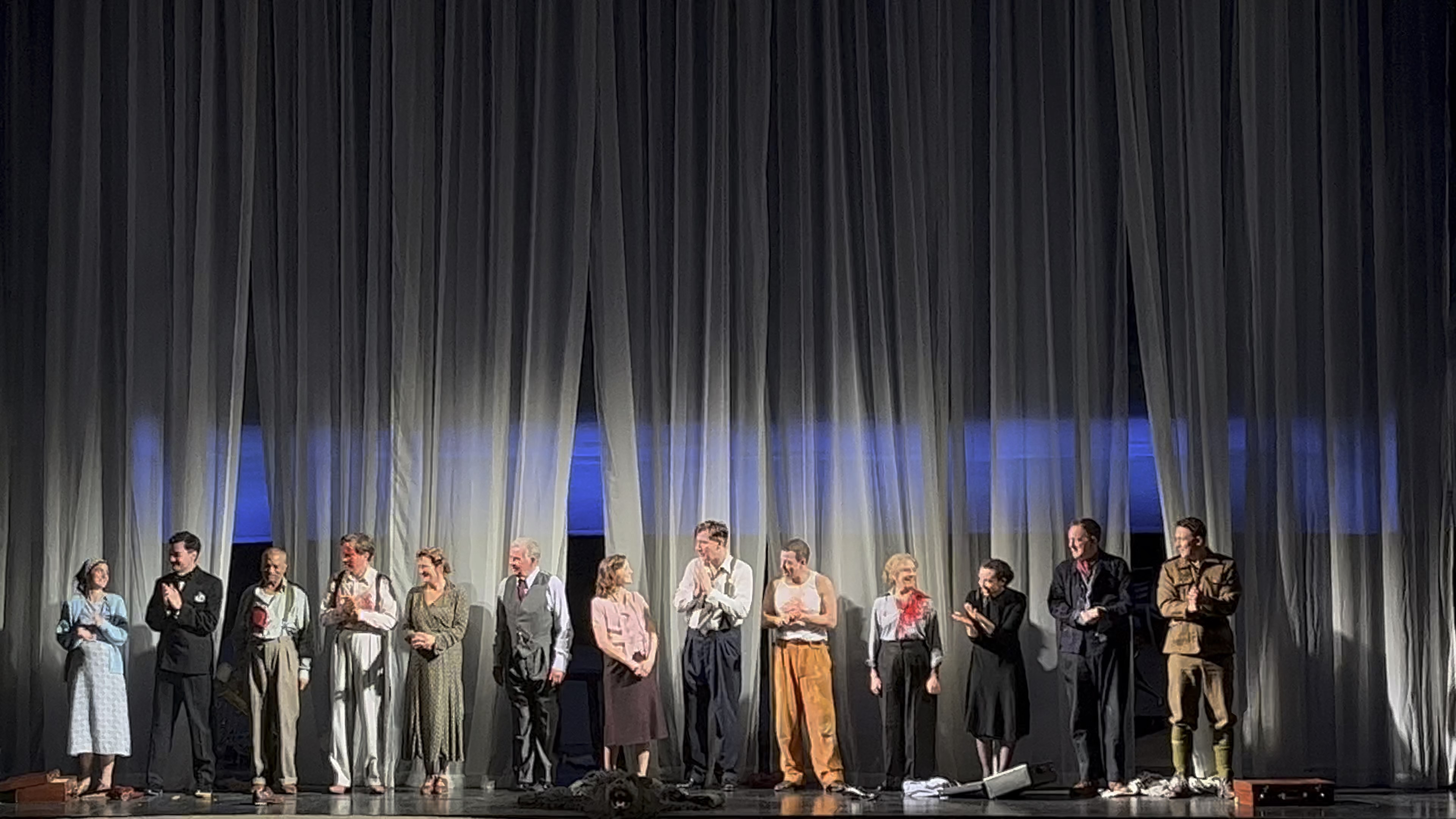 05.15|话剧《无人生还》谢幕