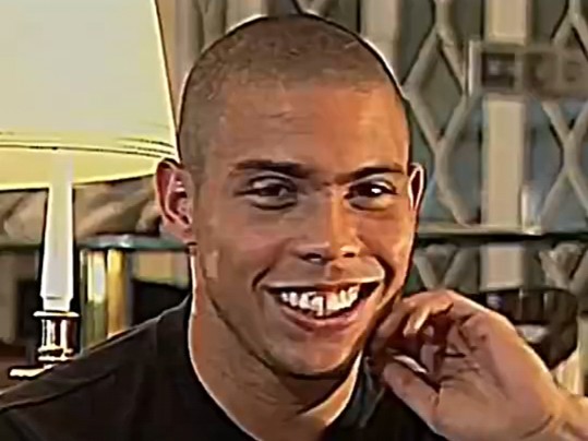 罗纳尔多:2002年世界杯每场比赛前我都会找女人亲热