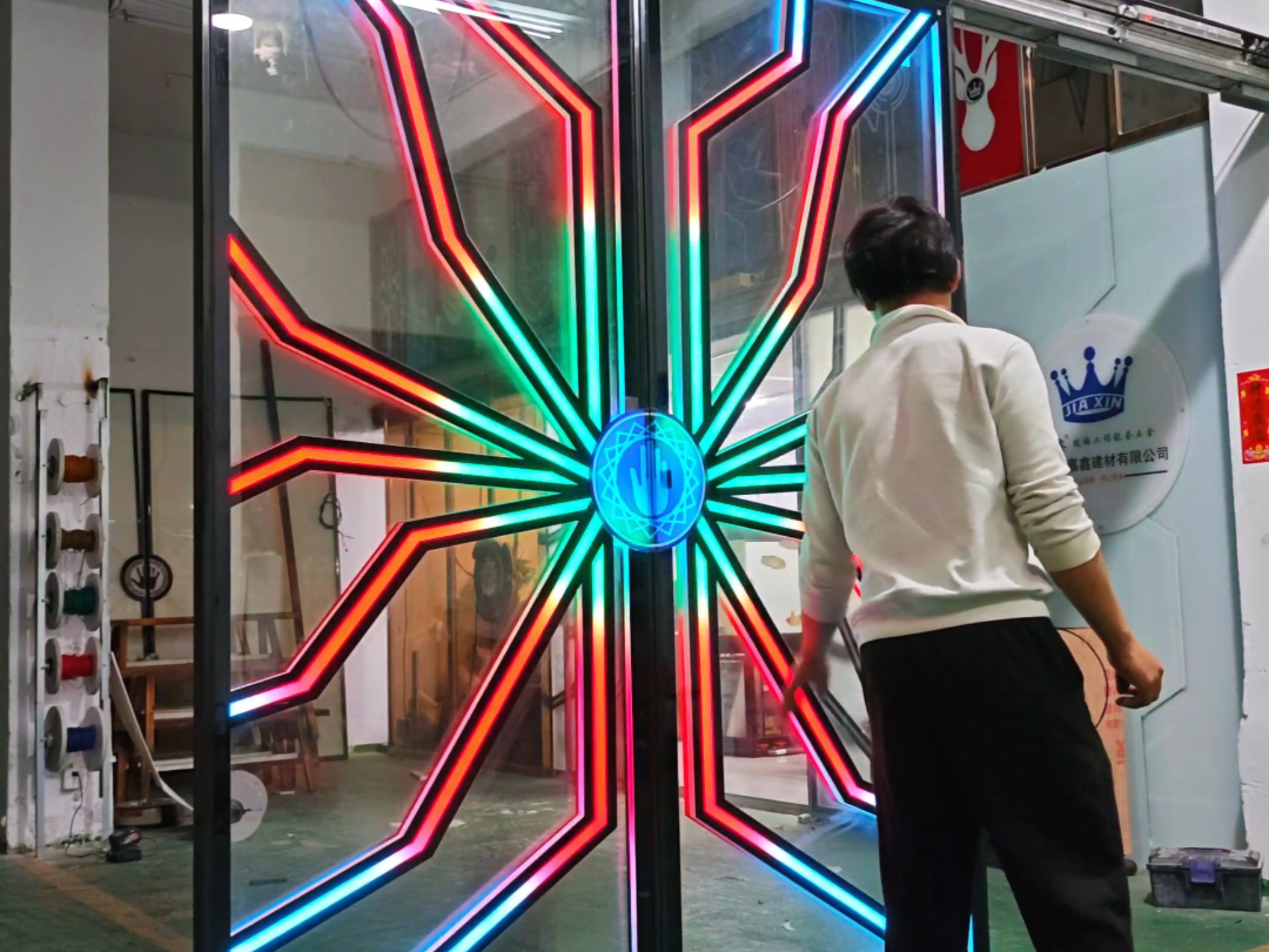 越南透明玻璃科技网红门掌纹门 手掌门 专业生产厂家