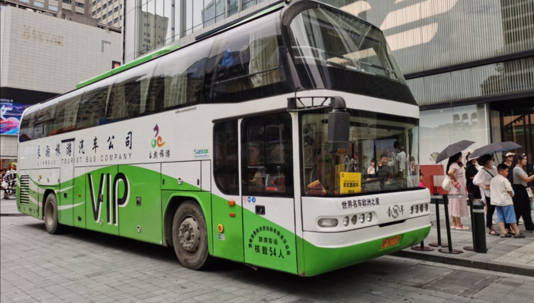 【车辆随拍】青年客车欧洲之星jnp6127fe 从未坐过的品牌:青年客车,曾