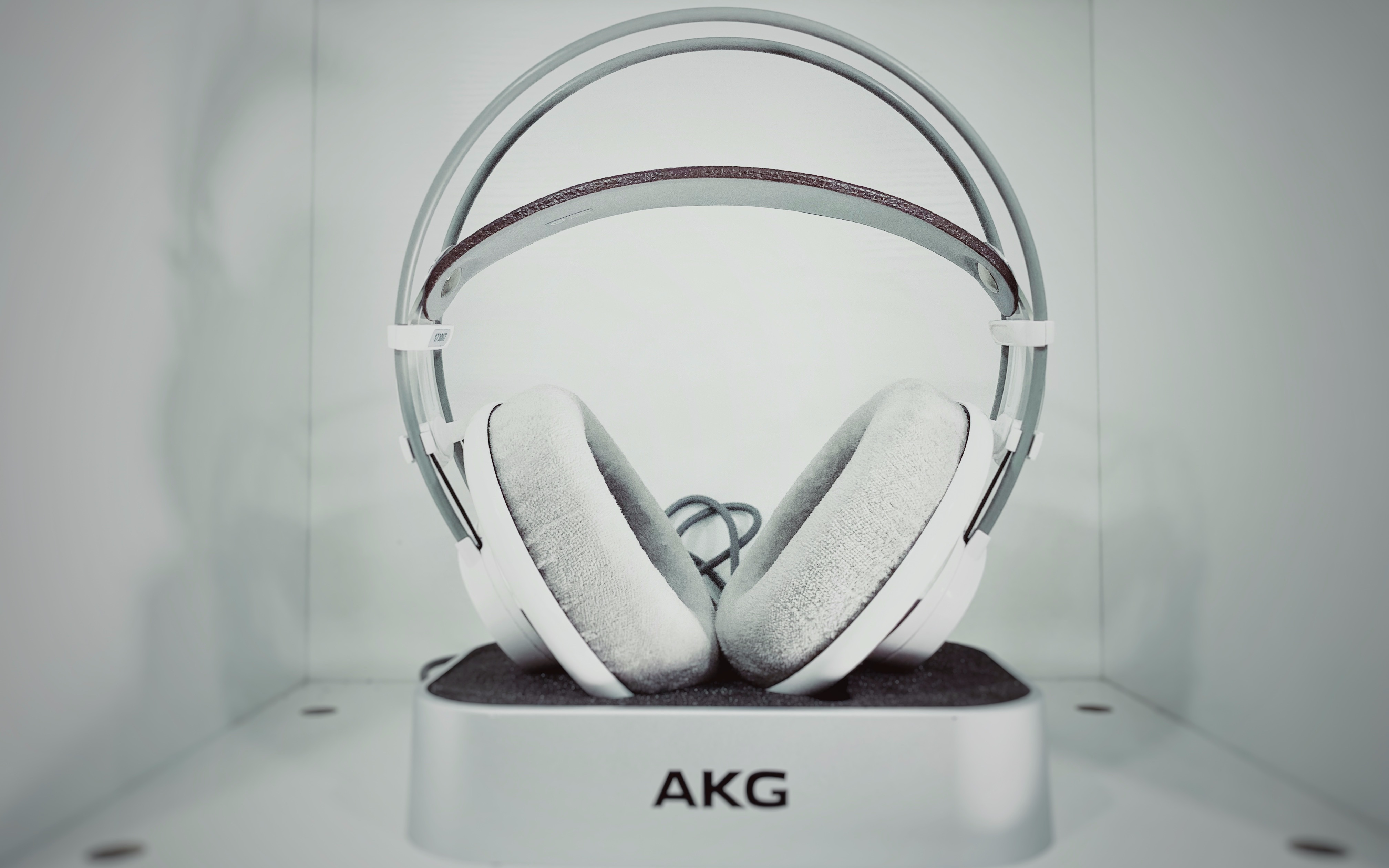 [图]花1000块买个手办当摆件？AKG701耳机开箱真香