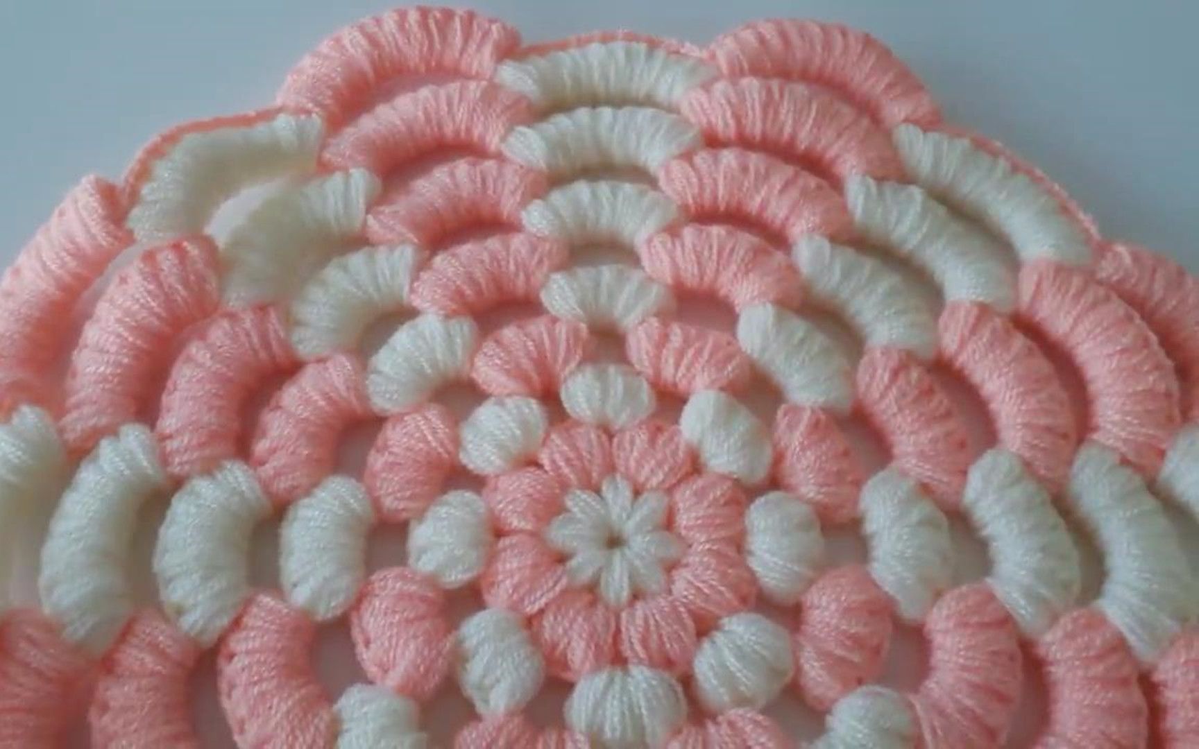 毛线编织教程,镂空圆垫的钩织方法!