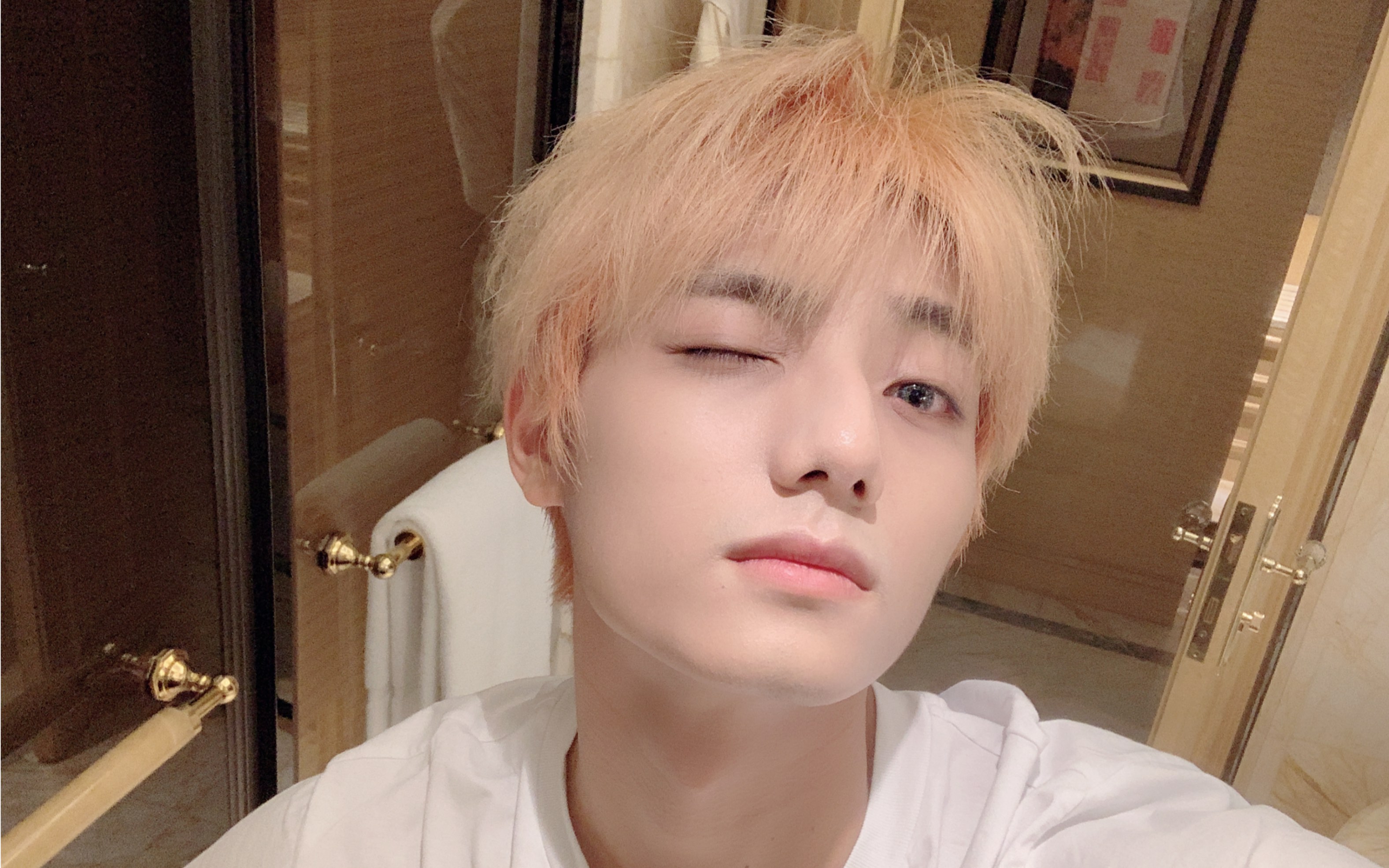 unine李振宁李振宁cover张pd新曲honey今天也是沉醉在李振宁舞蹈魅力