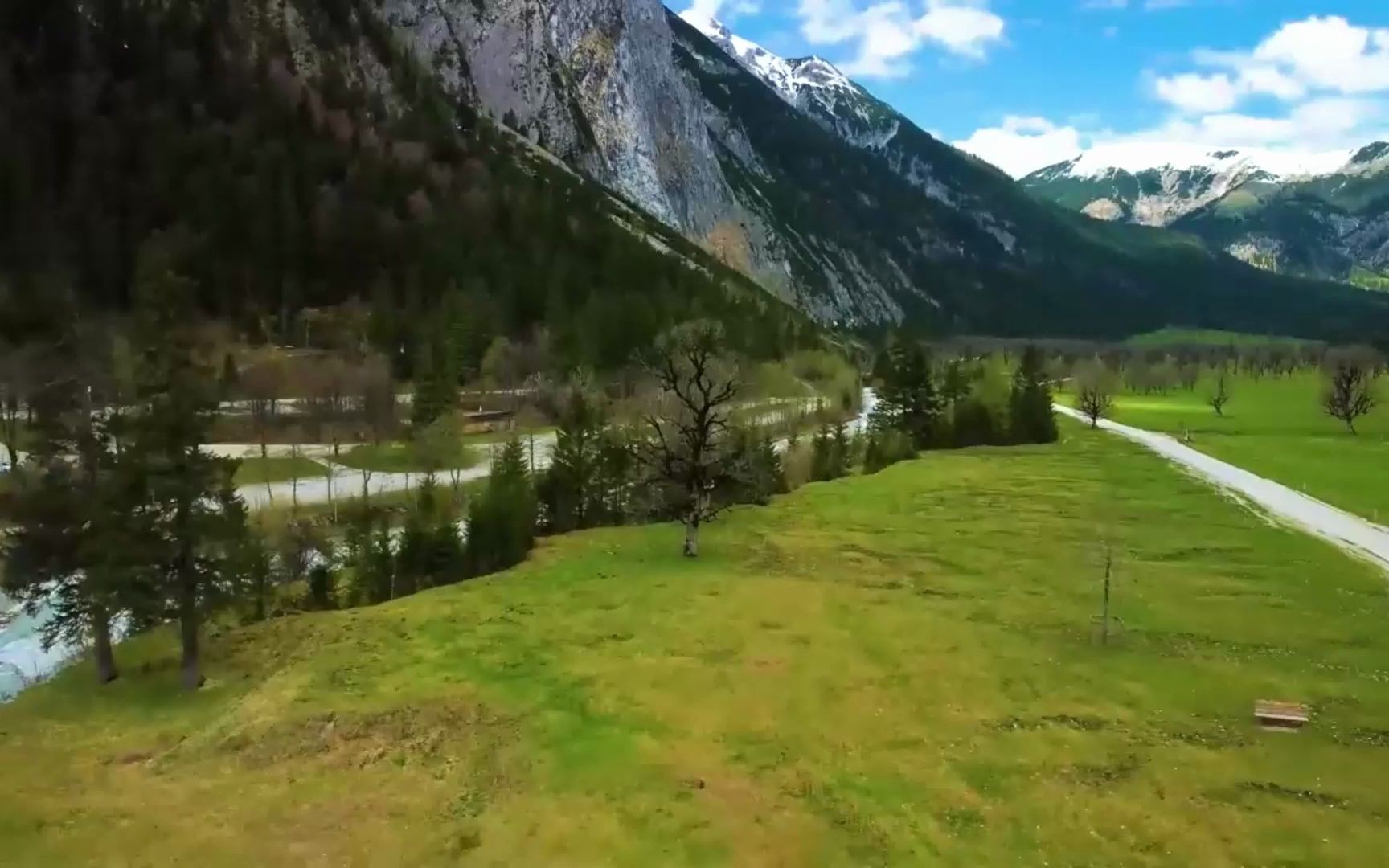 [图]经典古筝纯音乐《高山流水》空灵静心，好听禅音，舒心养心