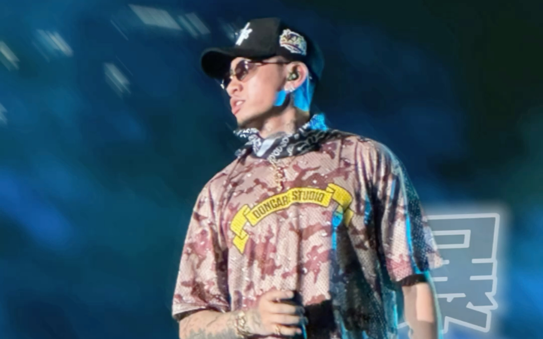 耳机里面6年的暴风雨终于迎面扑向我【暴风雨】【马思唯】