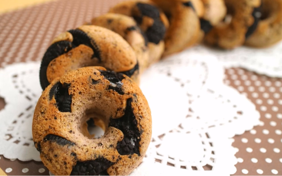 【甜点时刻】奥利奥甜甜圈——3种原料做出的蛋糕