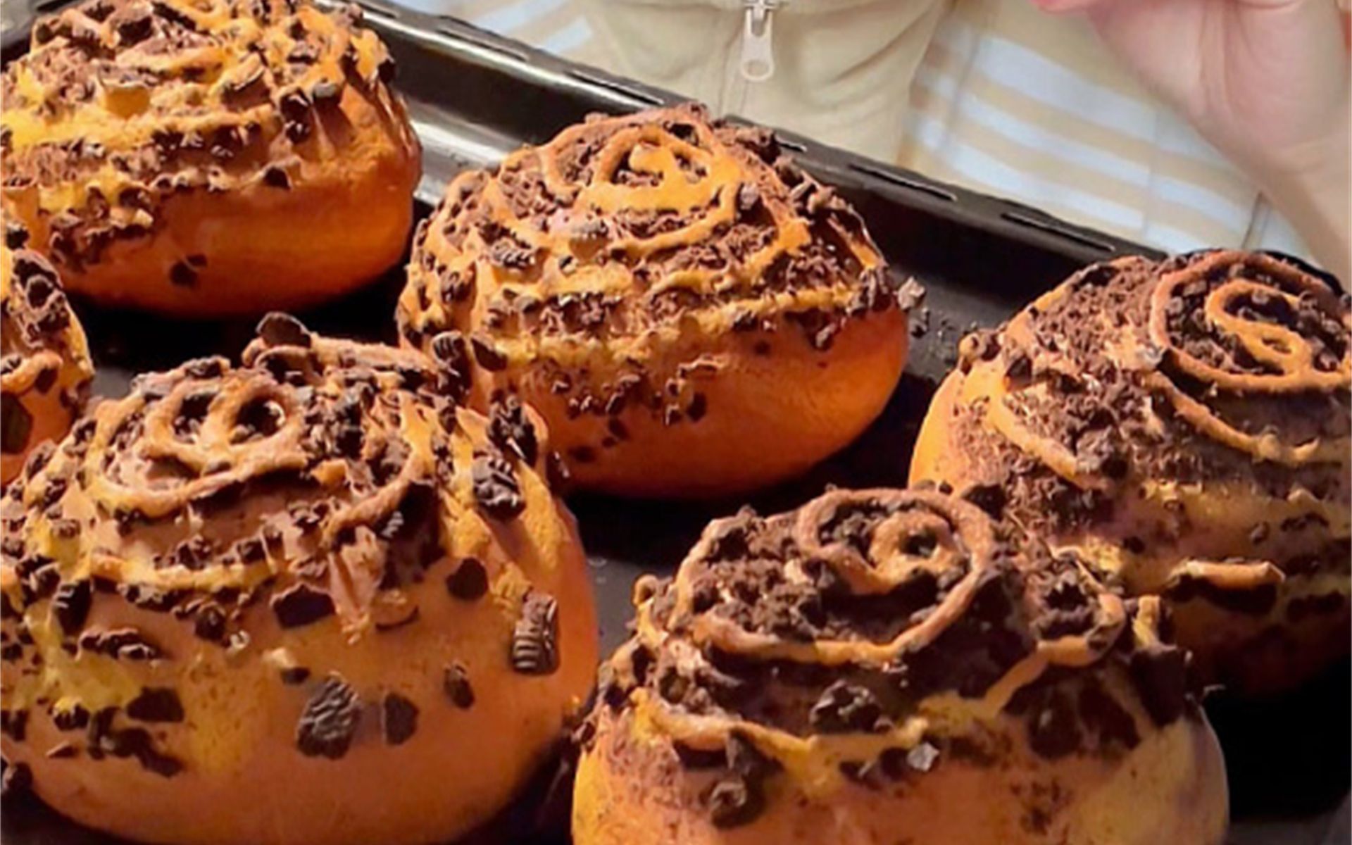 01535155 51585355|巧克力雷神面包92爆浆馅好吃哭