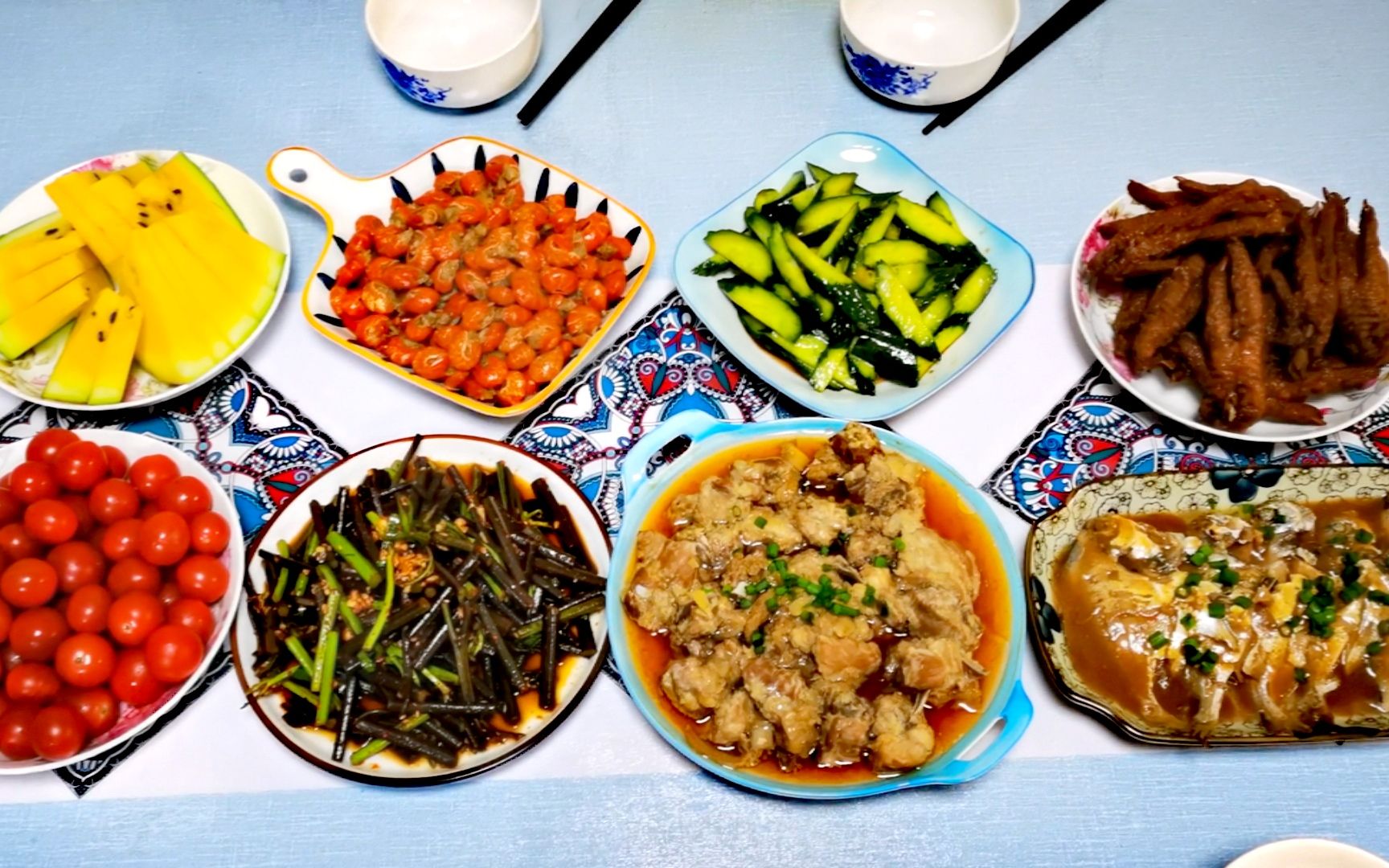 女儿生日阿芬烧一桌女儿爱吃的菜菜品虽然简单都是妈妈的爱