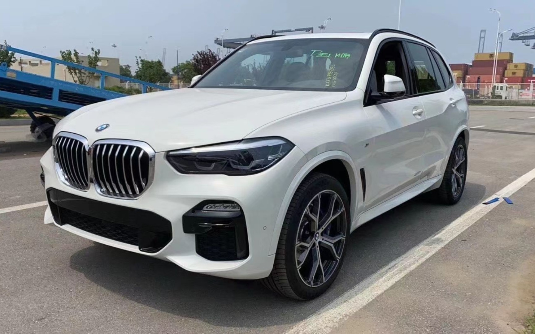 2022年新款宝马x5视频静态播放