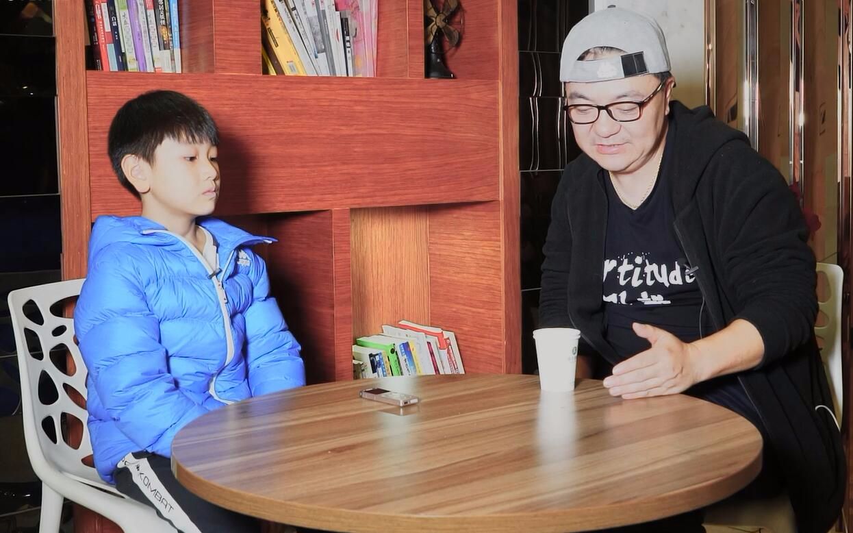 足球梦还是文艺范?中国足球小将李显文心中早就有了答案!