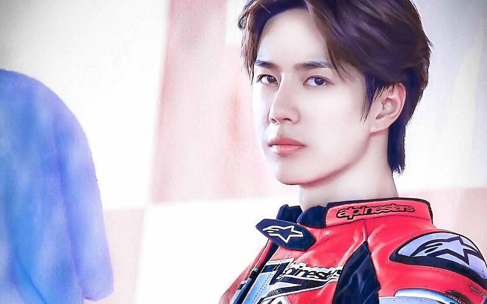 刘雯王一博吴亦凡走秀,大表姐气场全开女王范,太酷了_哔哩哔哩 (゜-゜