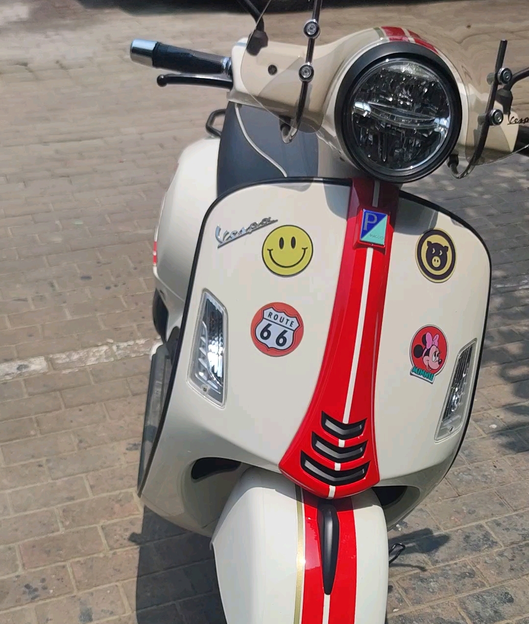 4万块都卖不掉的,vespa300 60周年赛道限量版