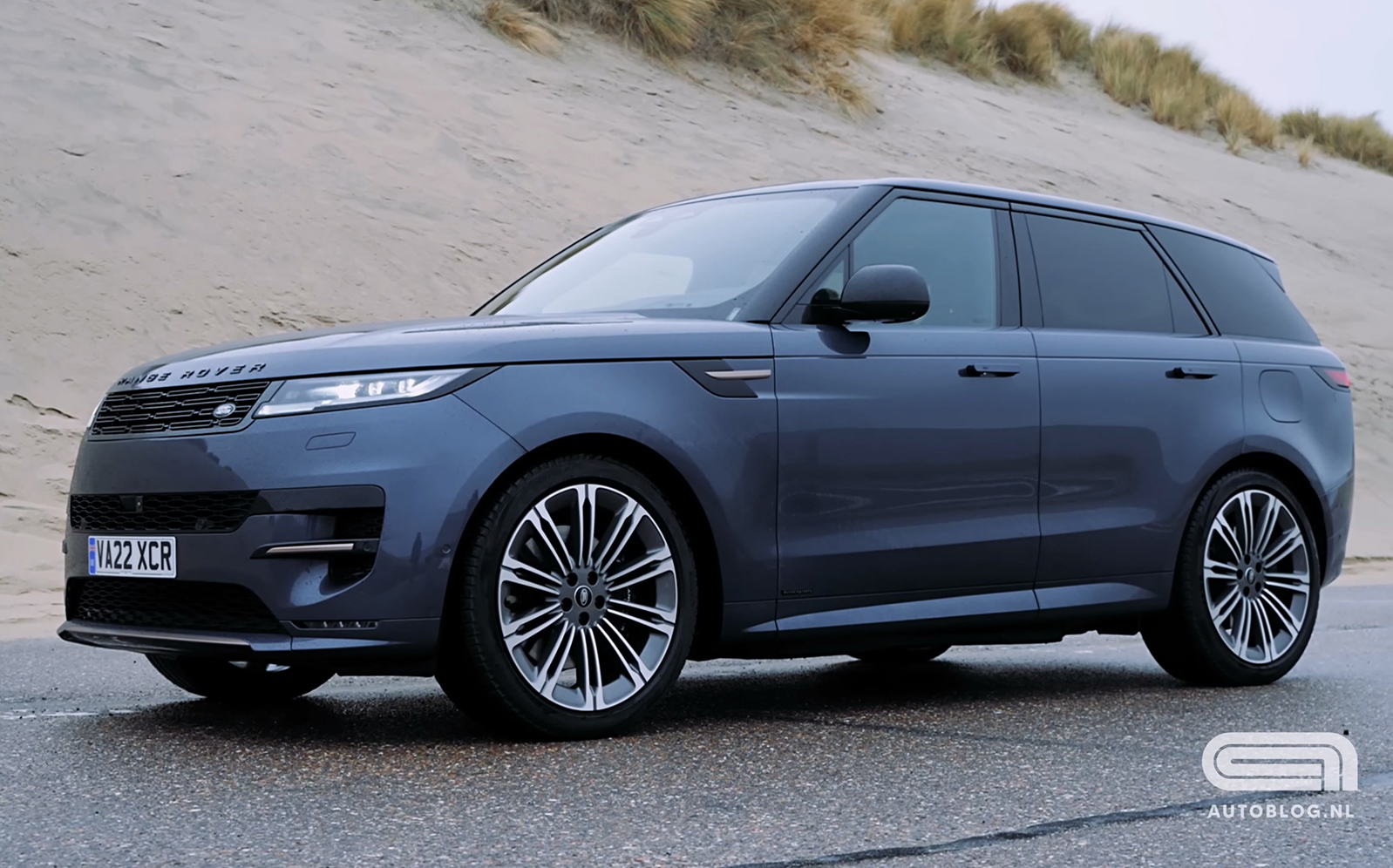 【autoblog】试驾体验 路虎揽胜运动 p510 dynamic se 塔斯曼蓝 2023