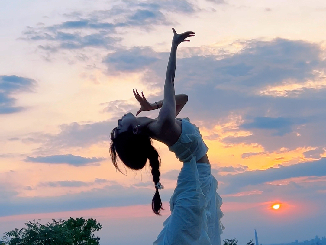 那远山呼唤我 血千万次洒过