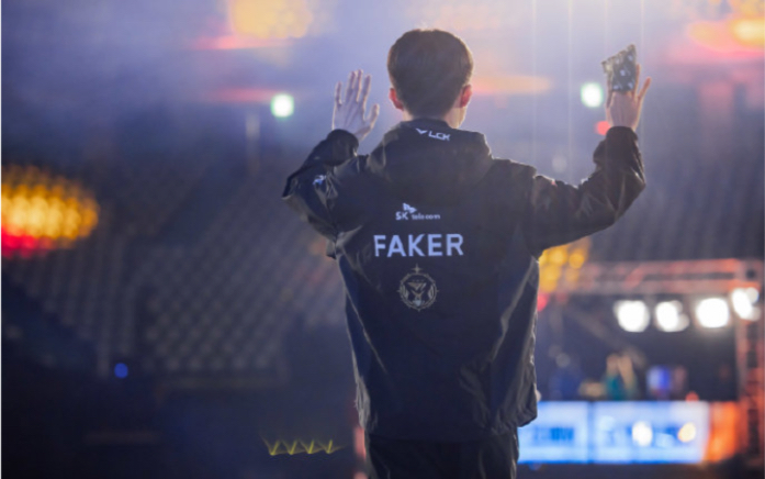 skt t1:恕瑞玛,你们的皇帝回来了!10年李相赫,第4座全球总决赛冠军!即