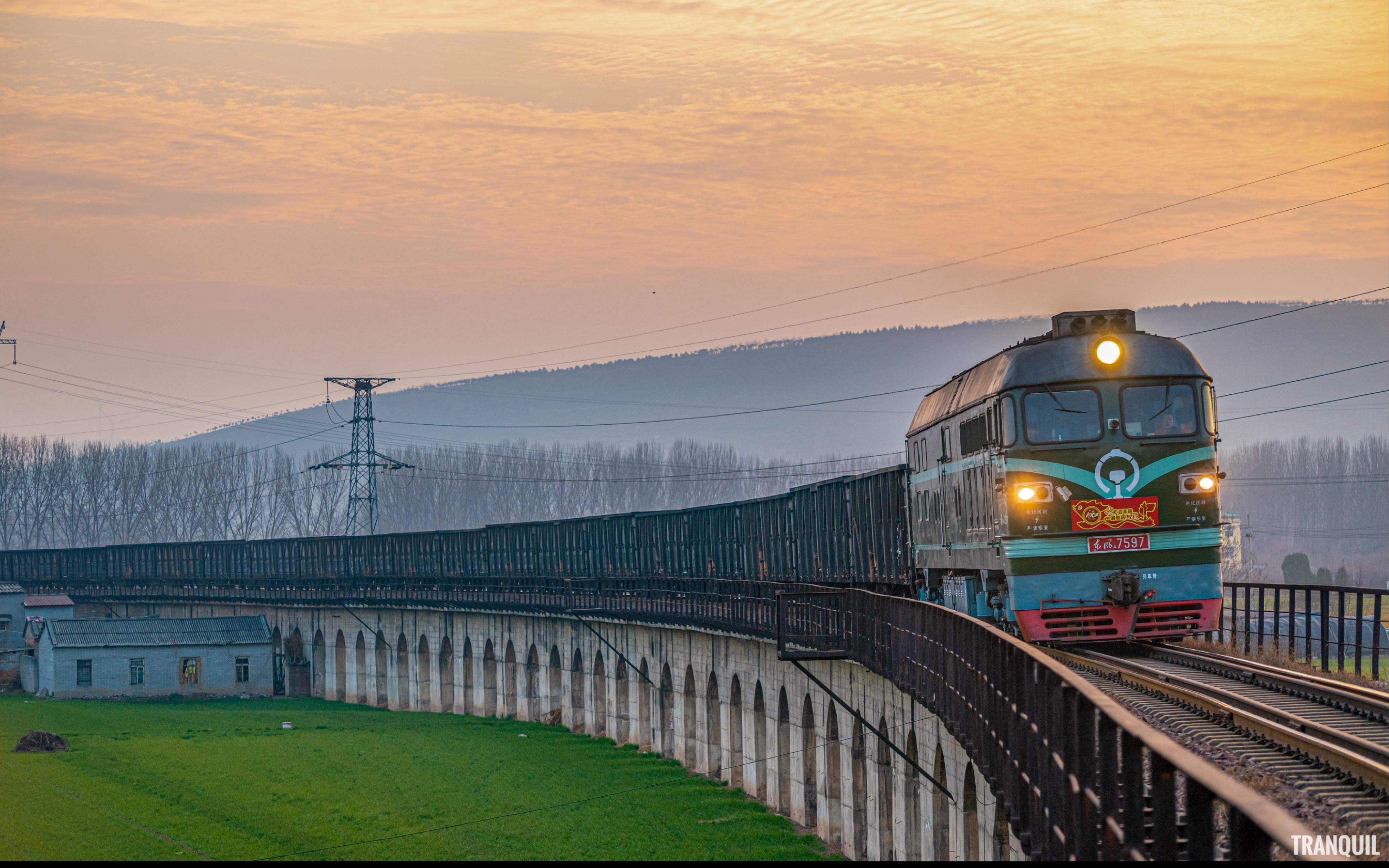 『年末瓜集』 df4 7597&3936牵引敞车大列通过平禹铁路北汝河大桥