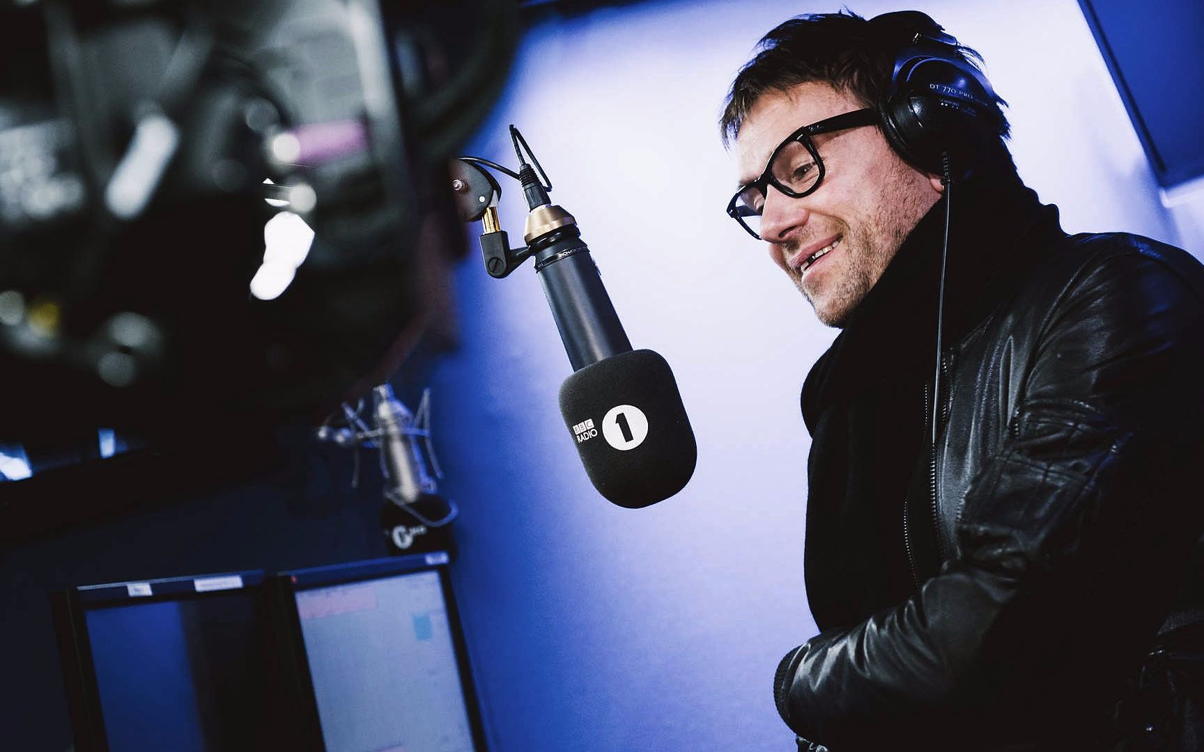 中文字幕gorillazdamonalbarn接受bbcradio1的采访20170324