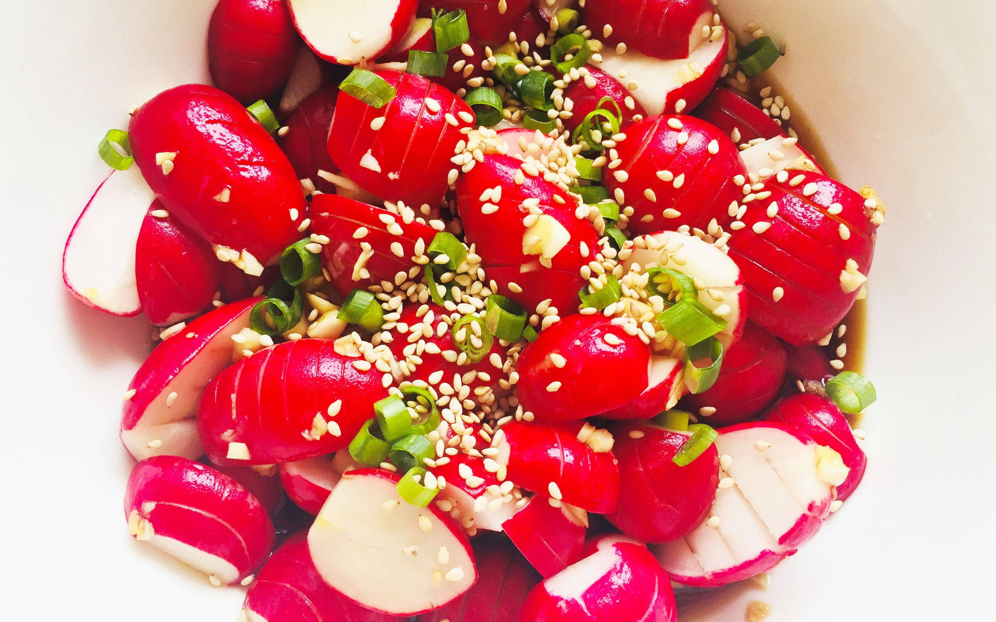 回忆奶奶教我做的糖醋樱桃小萝卜,脆嫩酸甜,生吃才有营养,还很养眼